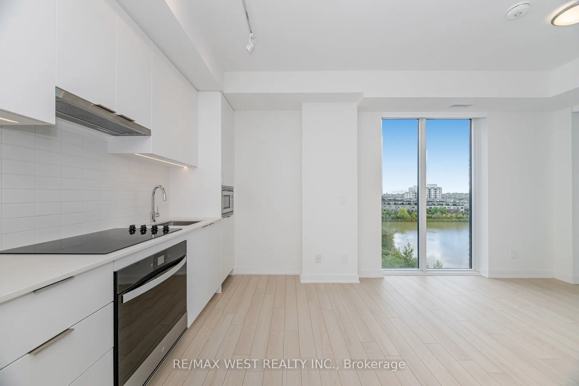 3079 Trafalgar Road, #610