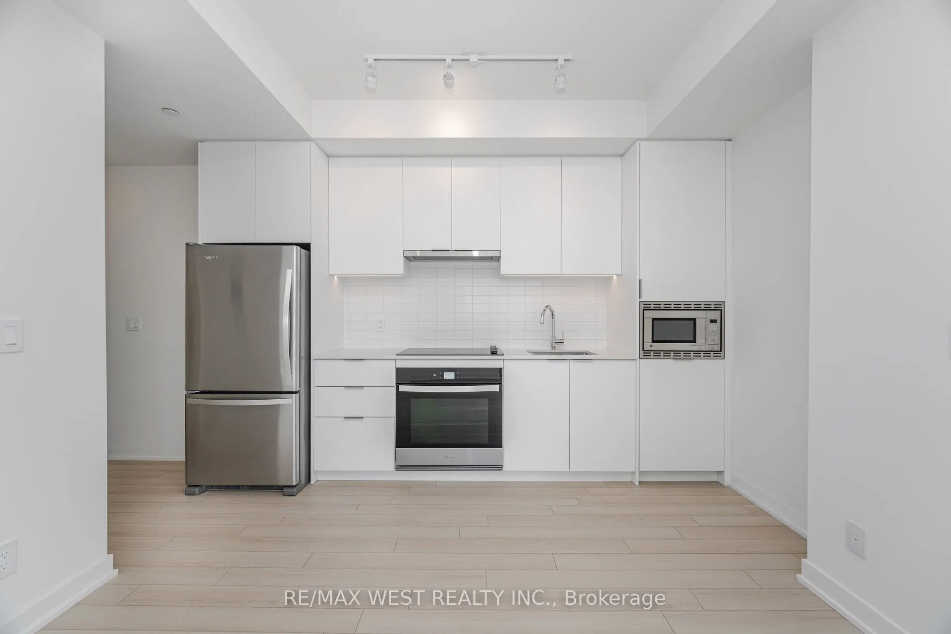 3079 Trafalgar Road, #610