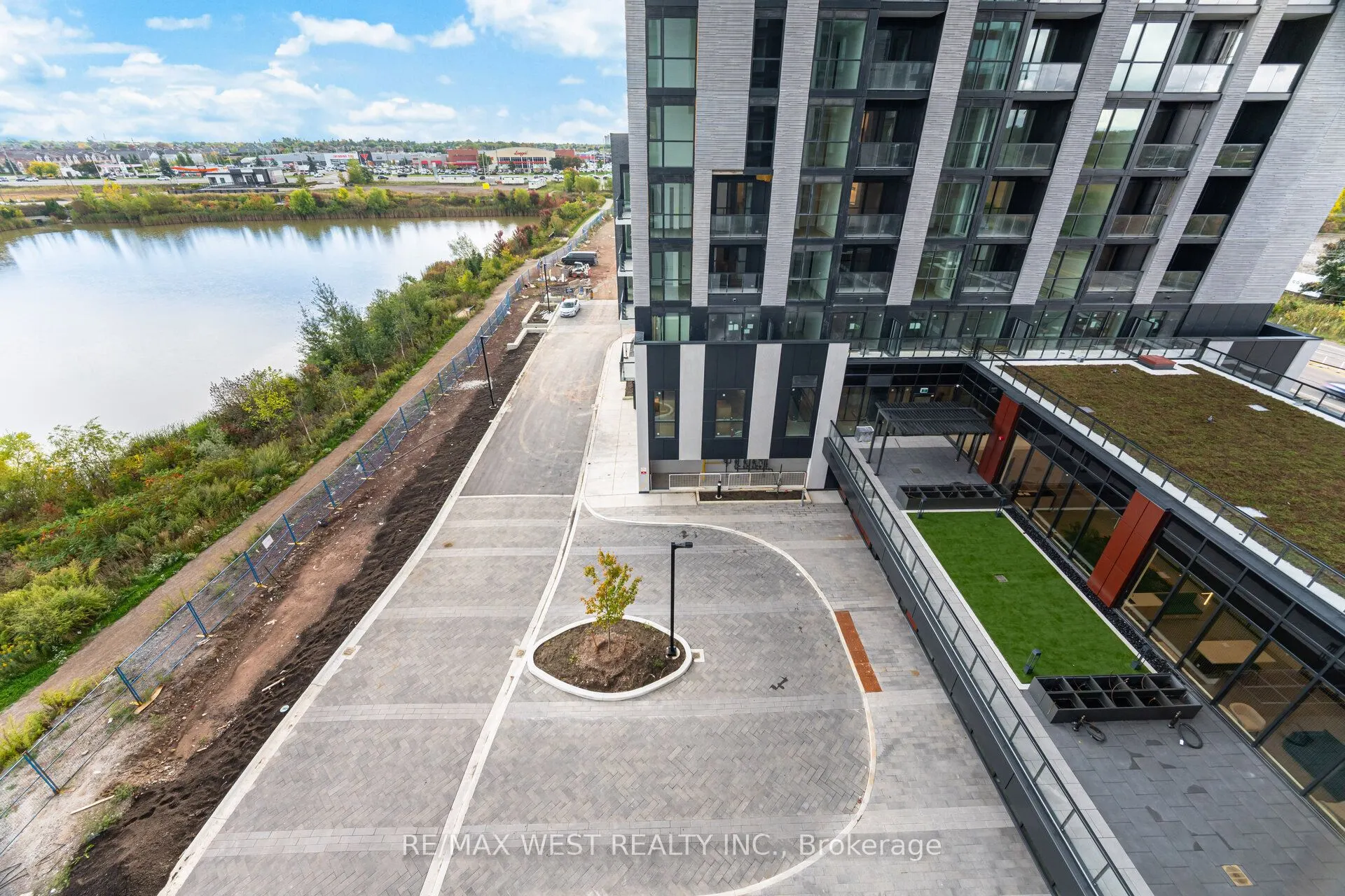 3079 Trafalgar Road, #610