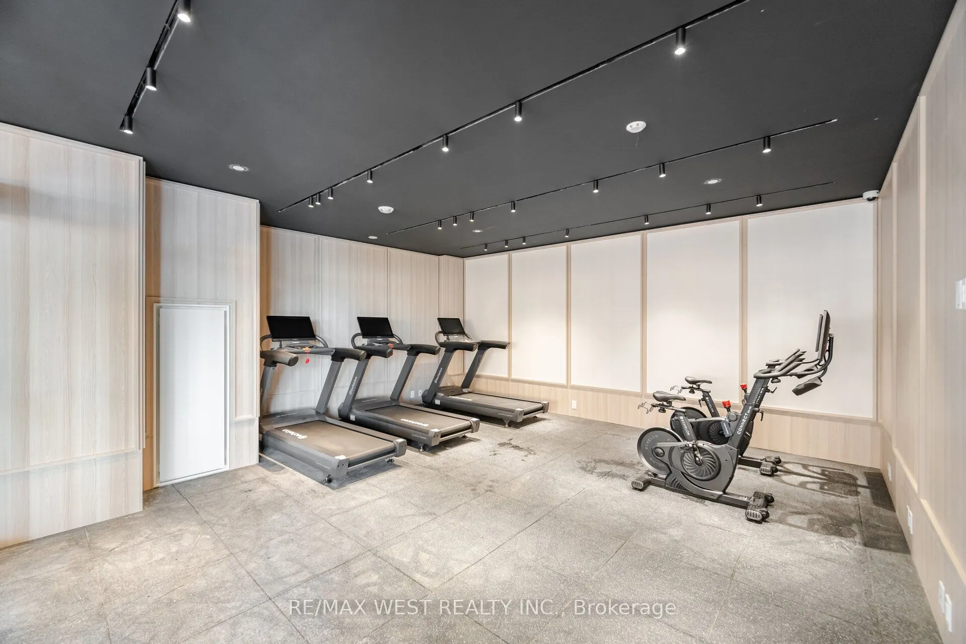 3079 Trafalgar Road, #610