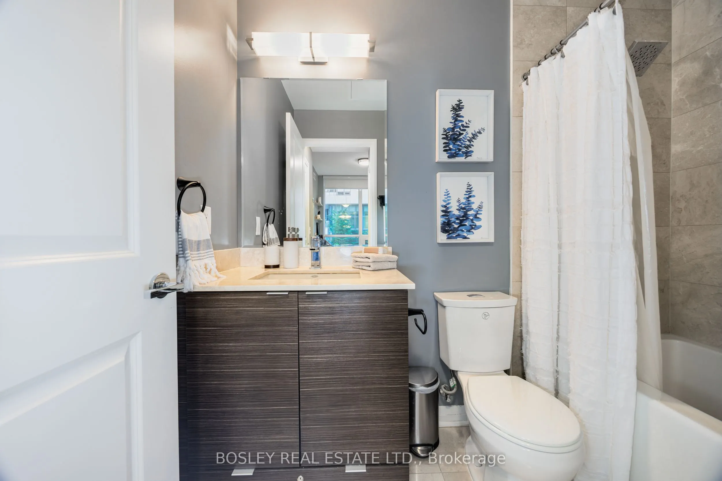 60 Annie Craig Drive, #215