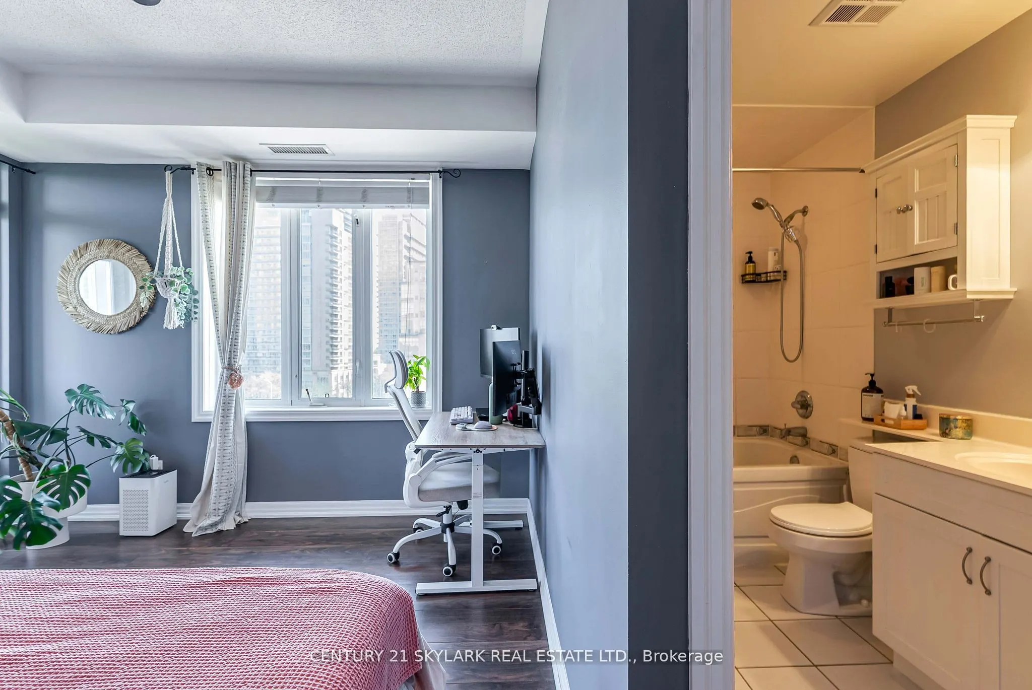 245 Dalesford Road, #516