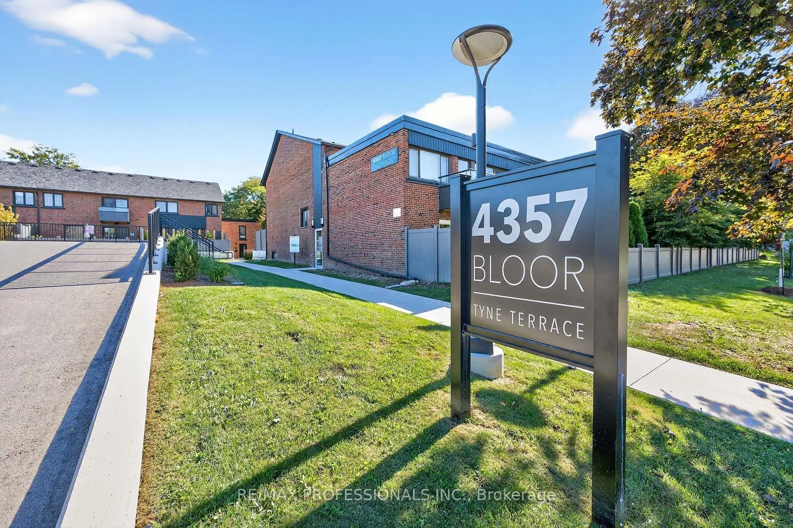 4357 Bloor Street W, #1