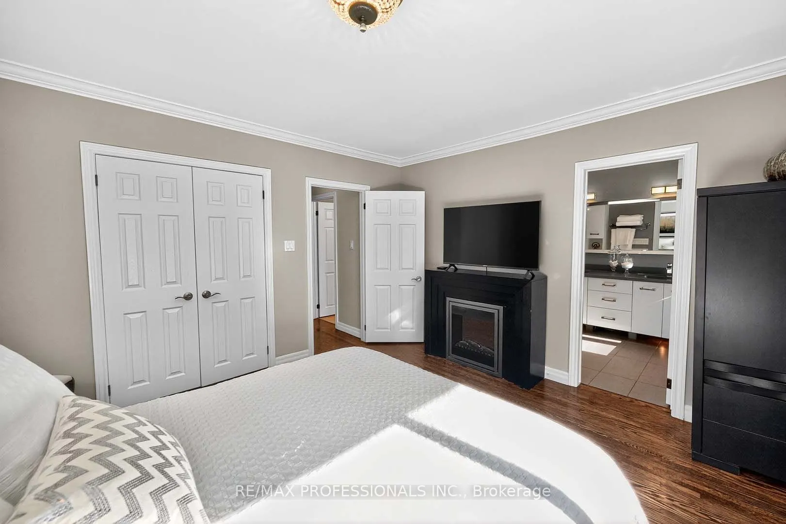 4357 Bloor Street W, #1