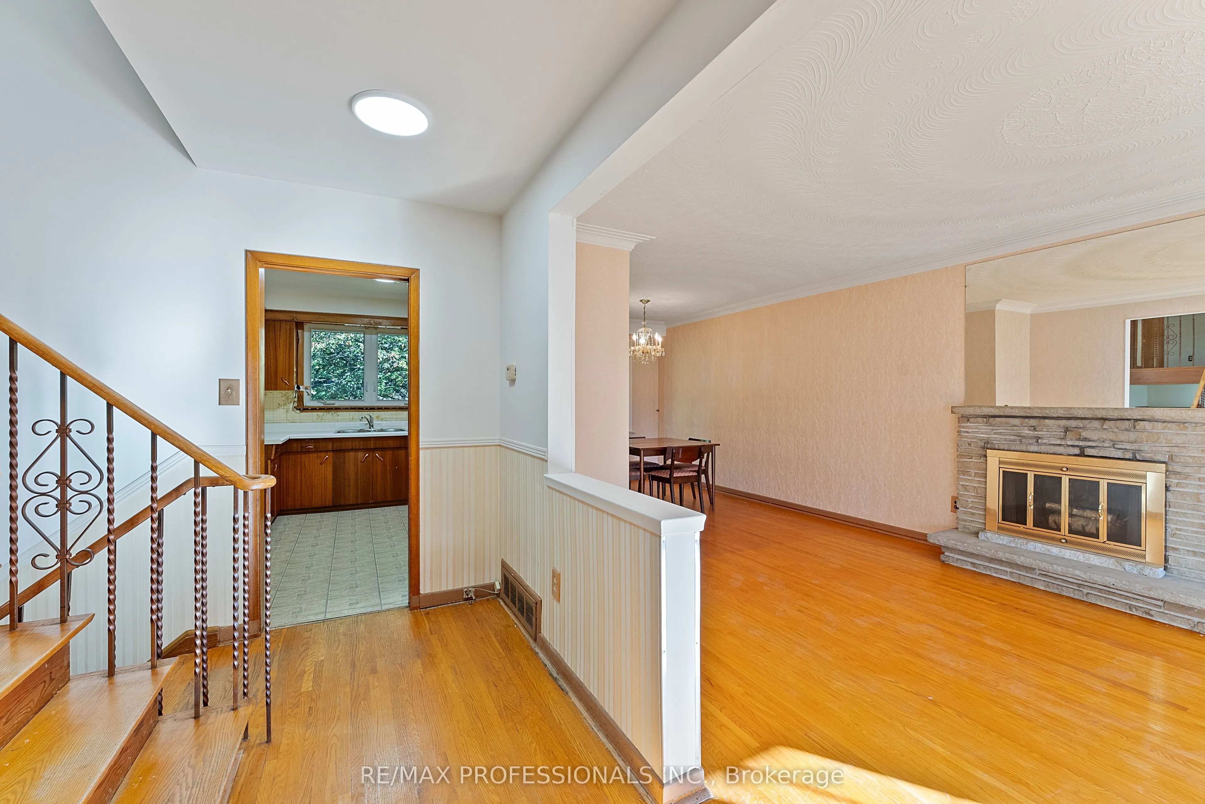 12 Drury Lane