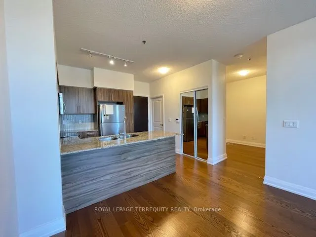 65 Speers Road, #323