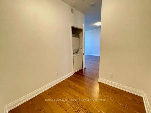 65 Speers Road, #323