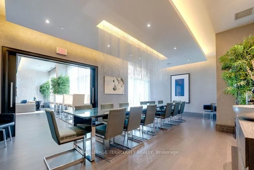 65 Speers Road, #323
