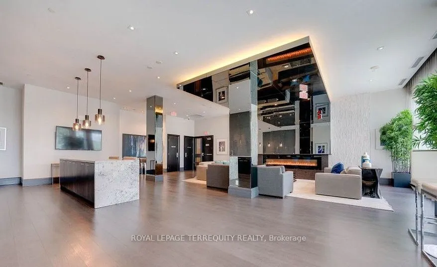 65 Speers Road, #323