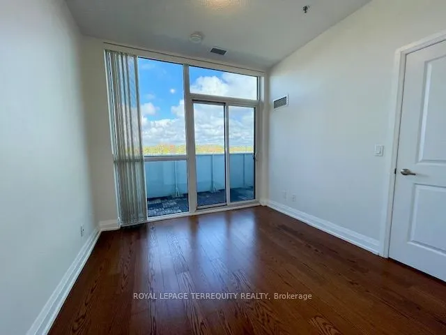 65 Speers Road, #323