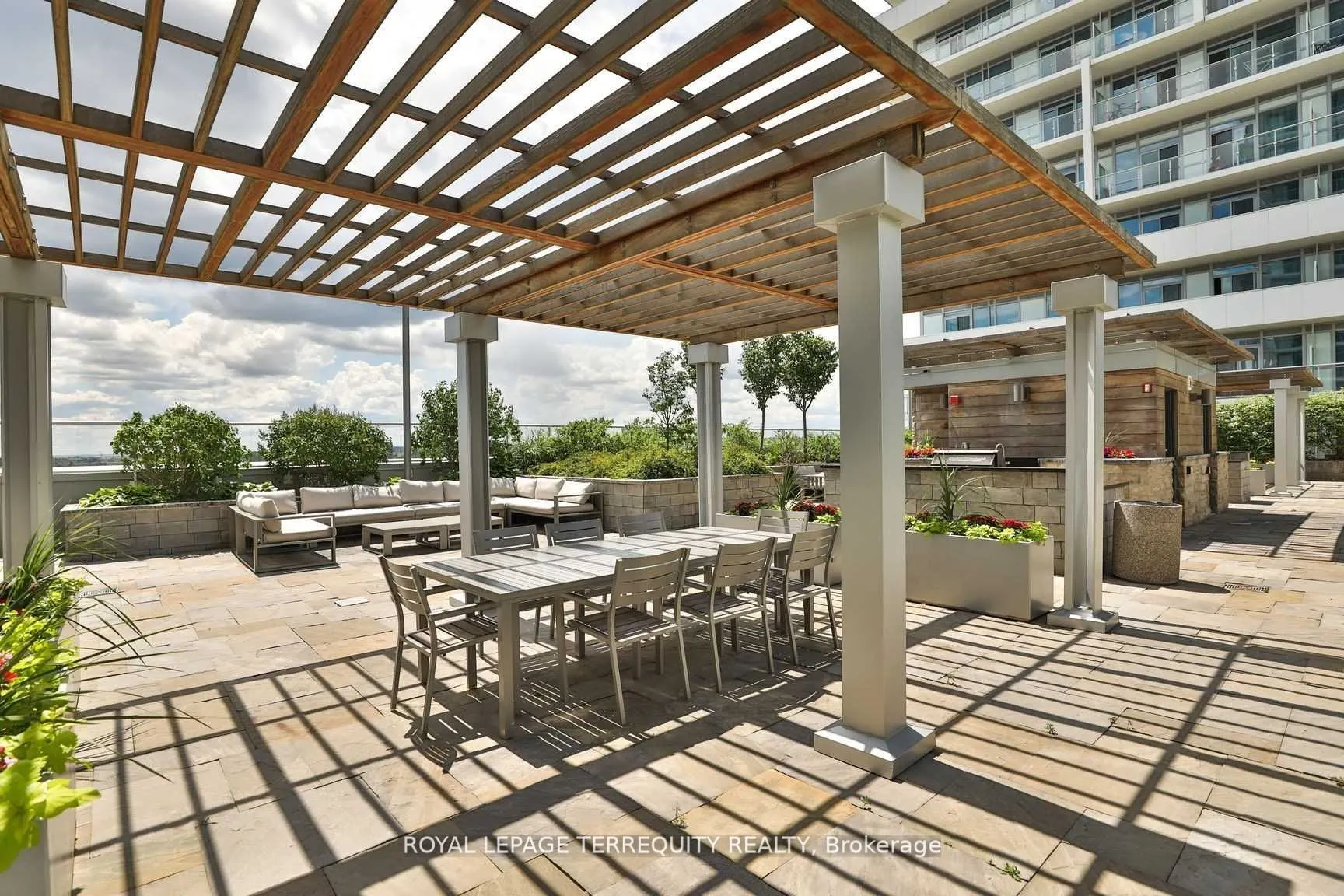 65 Speers Road, #323