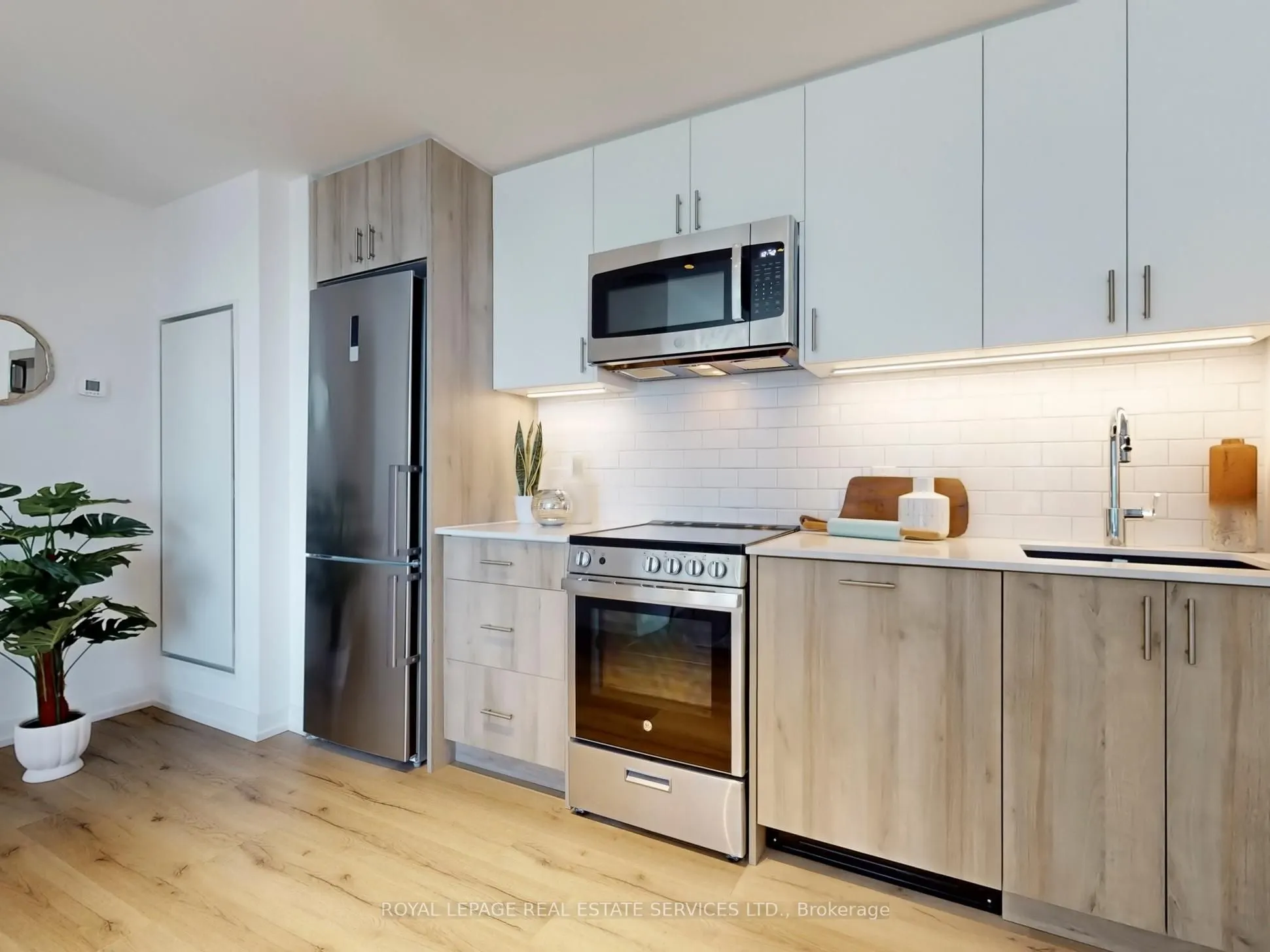 1195 The Queensway, #705