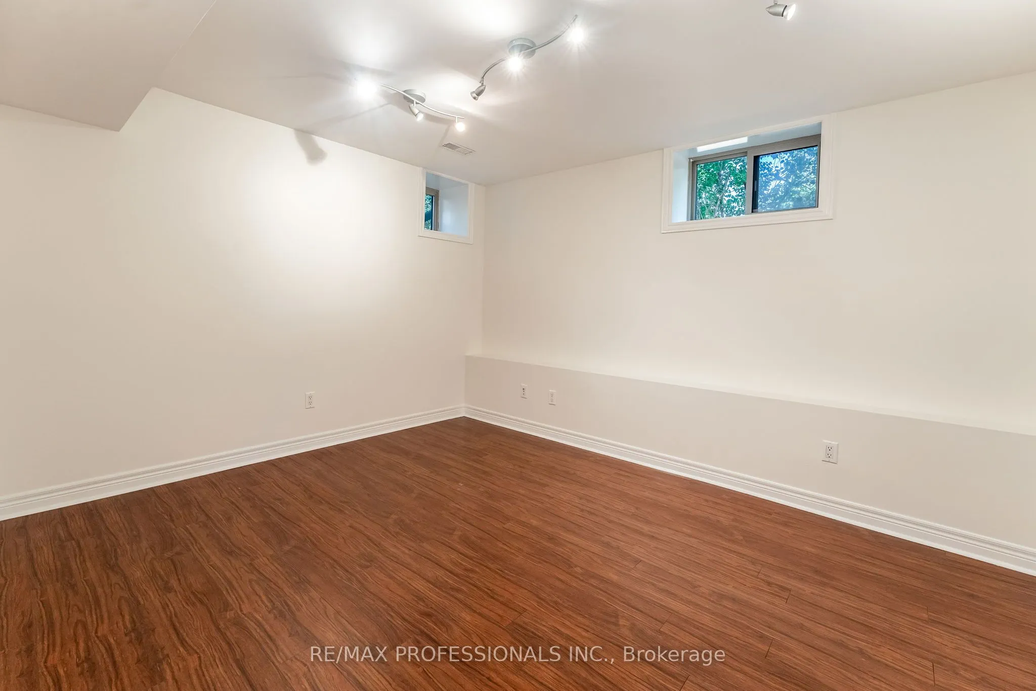 34 Monkton Avenue, #Lower