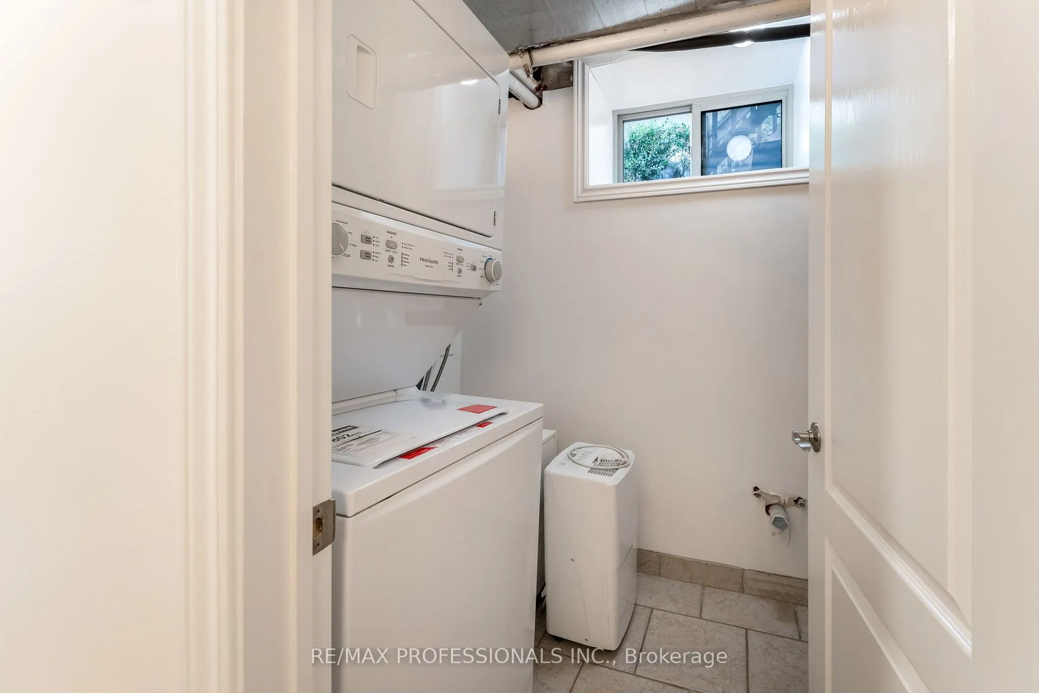 34 Monkton Avenue, #Lower