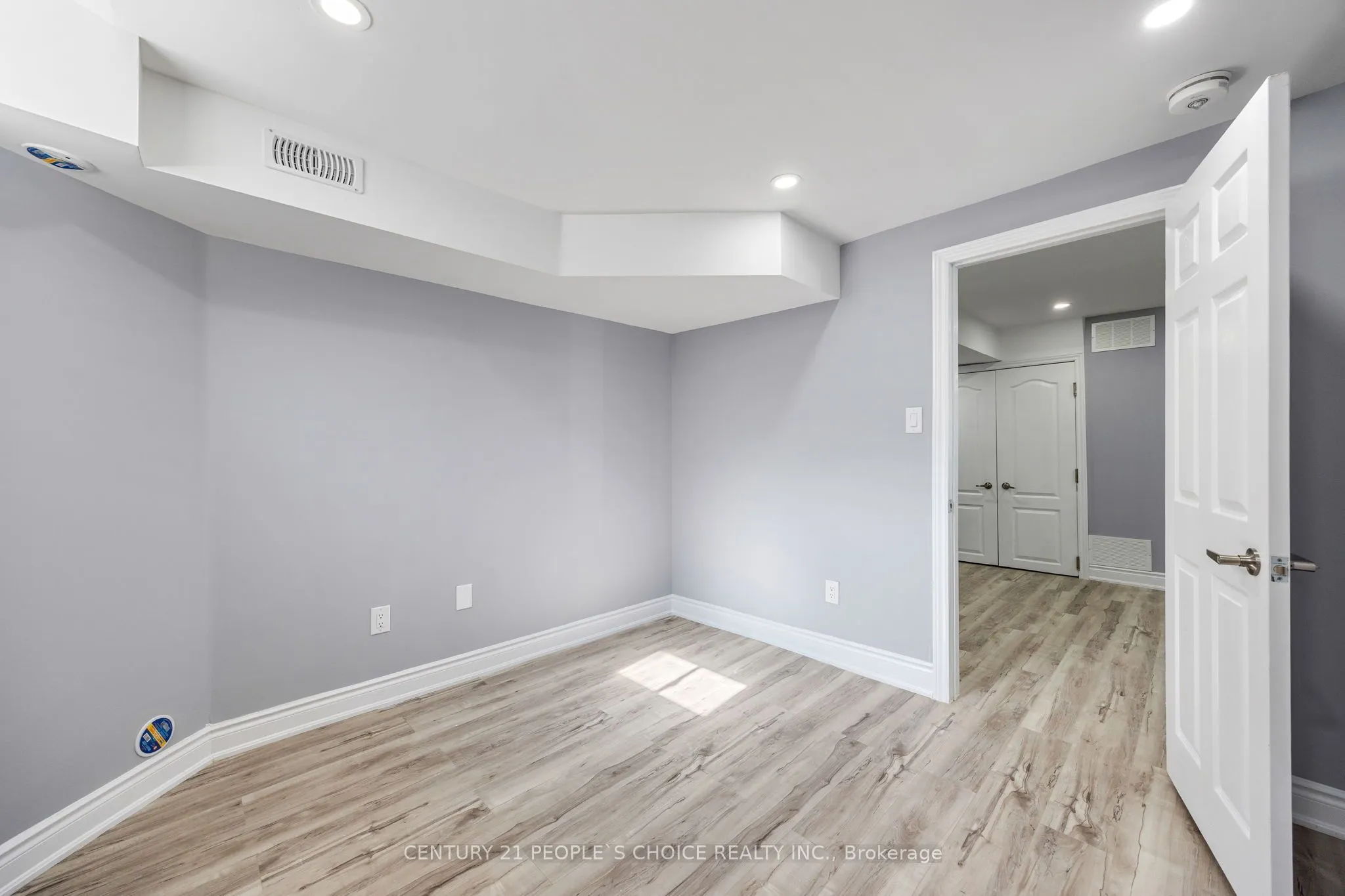 32 Frenchpark Circle S