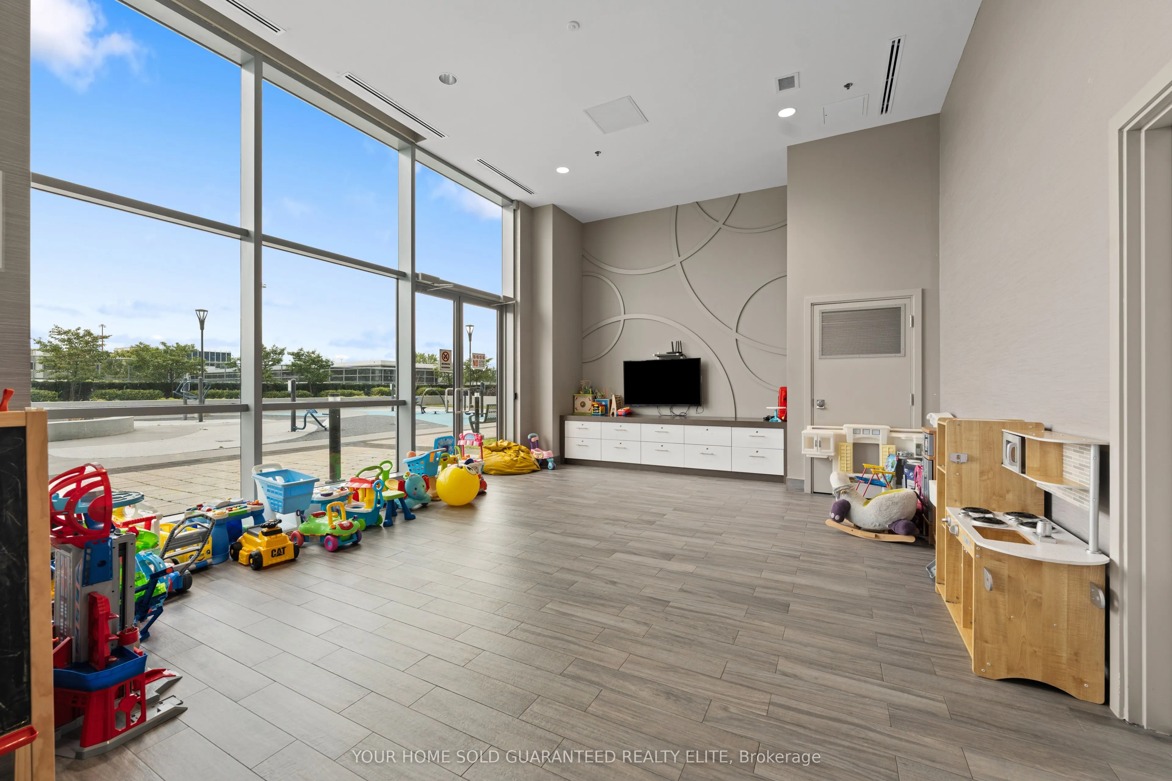 2087 Fairview Street, #906