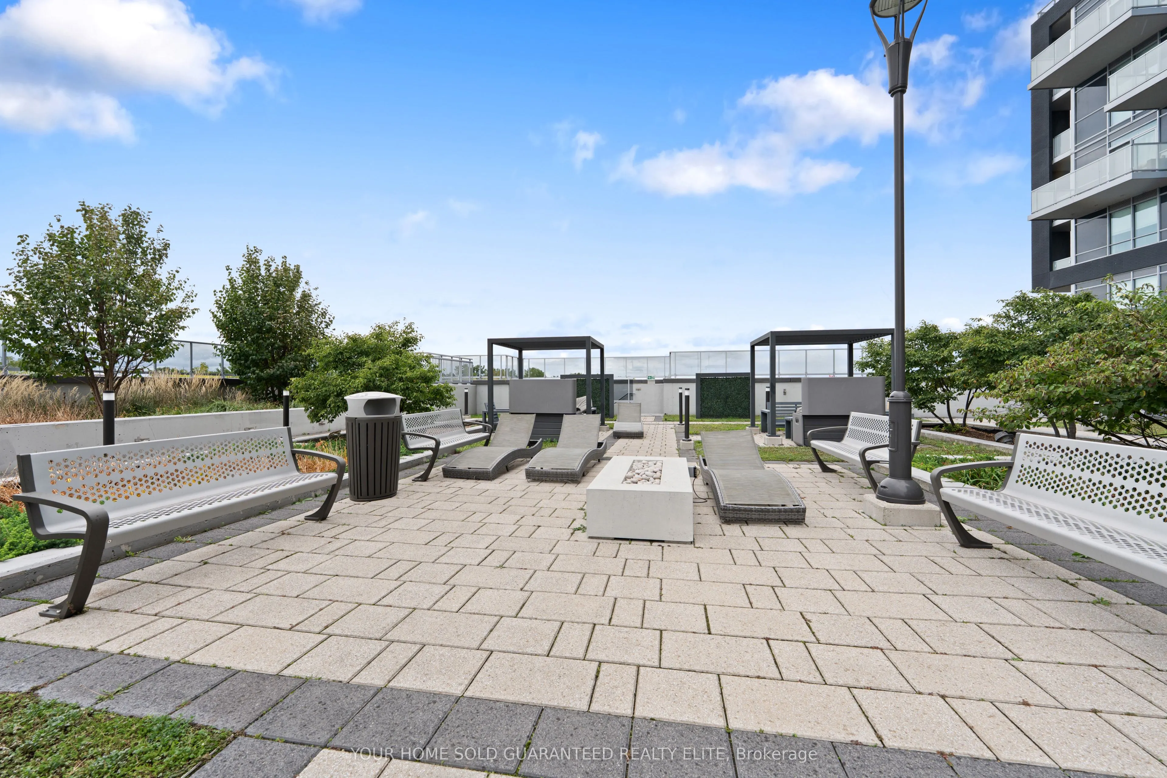 2087 Fairview Street, #906