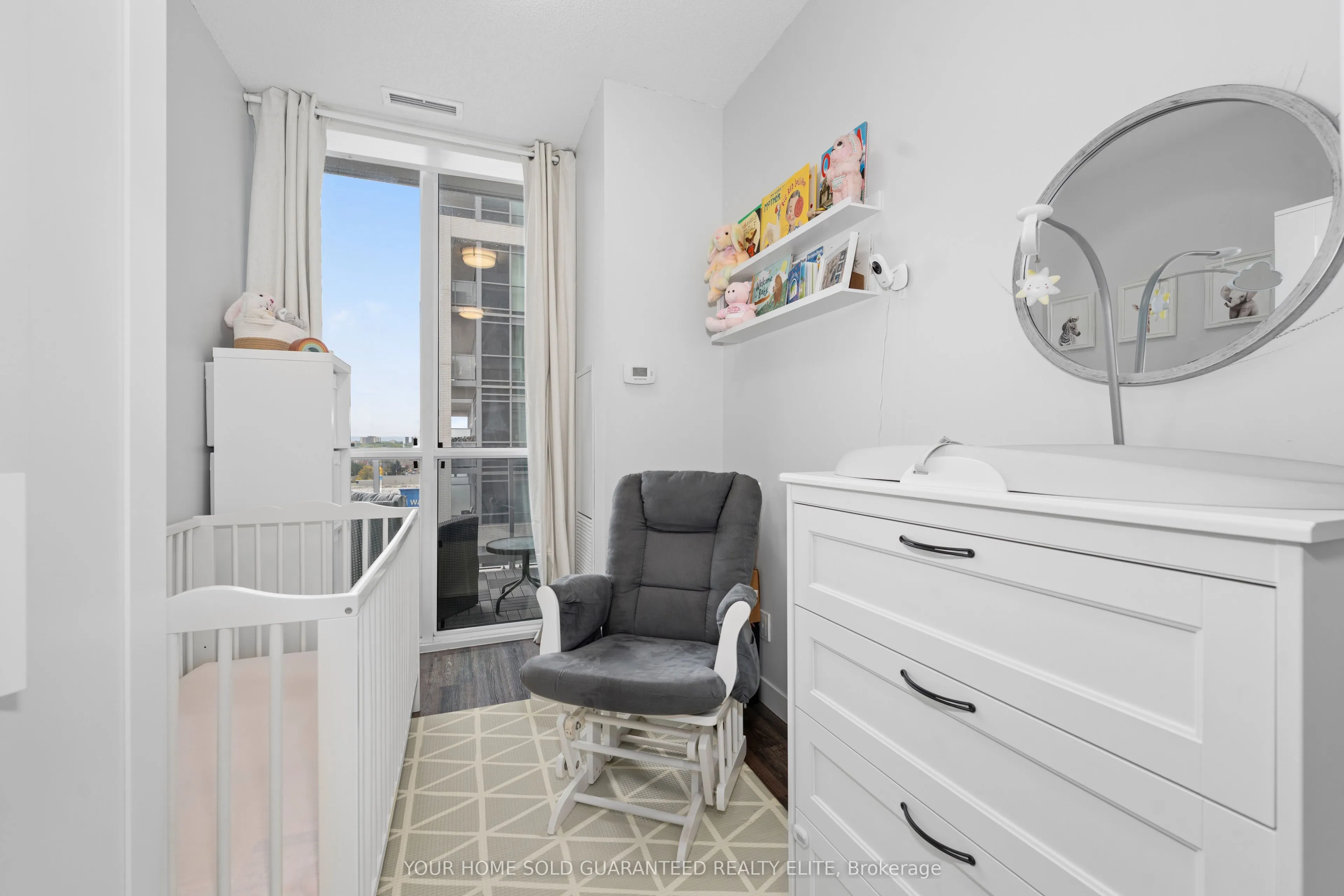 2087 Fairview Street, #906