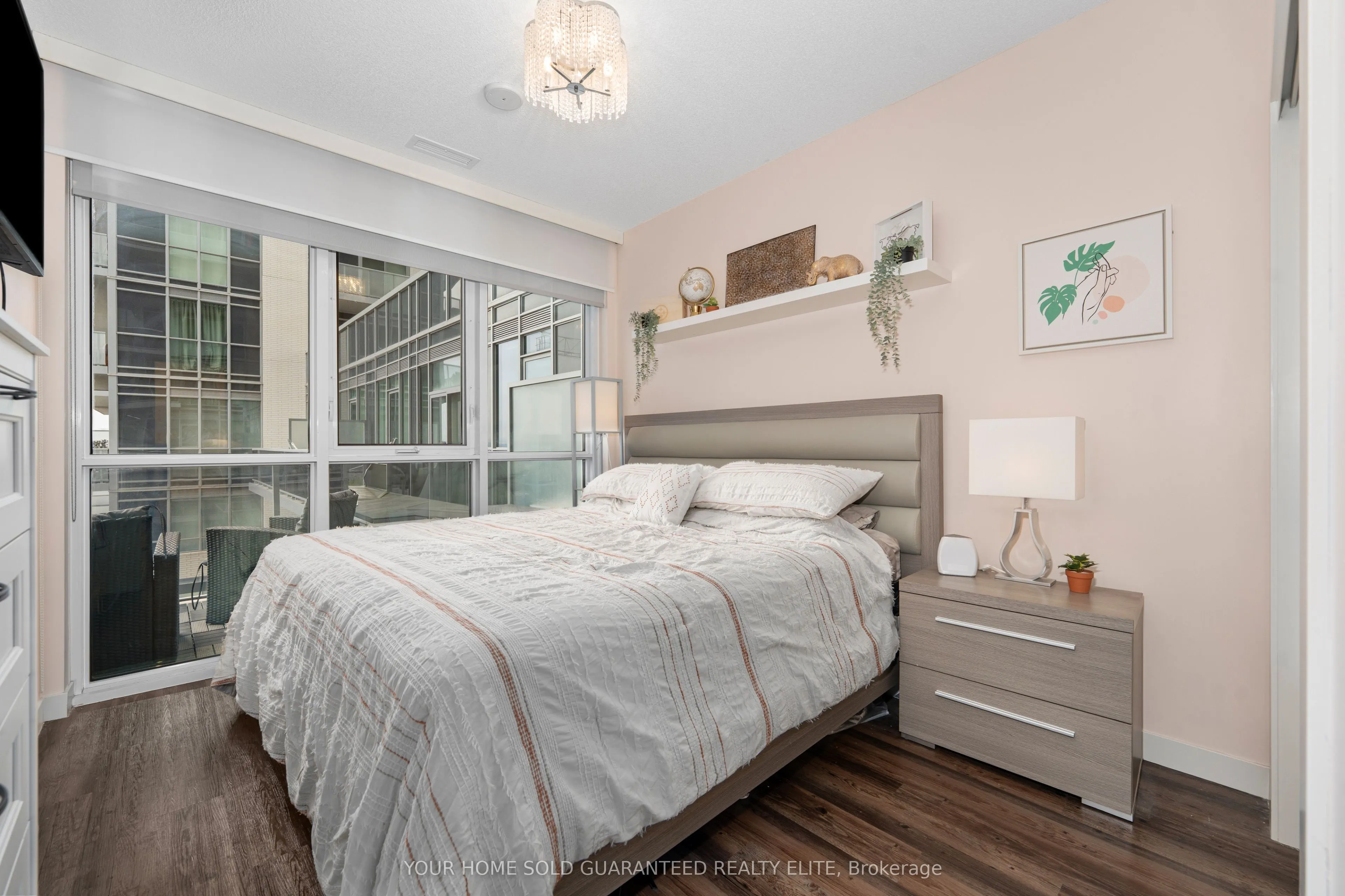 2087 Fairview Street, #906
