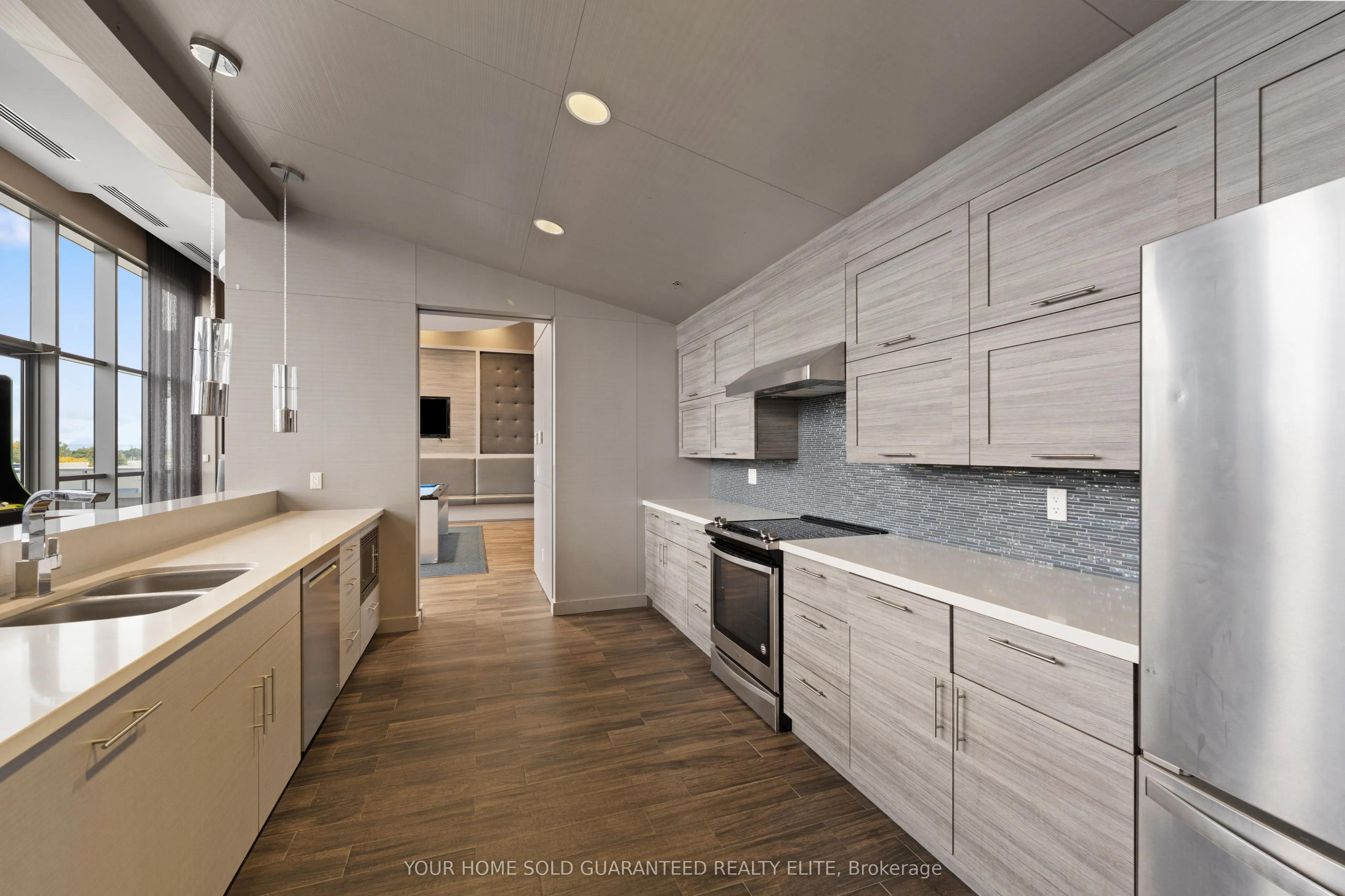 2087 Fairview Street, #906