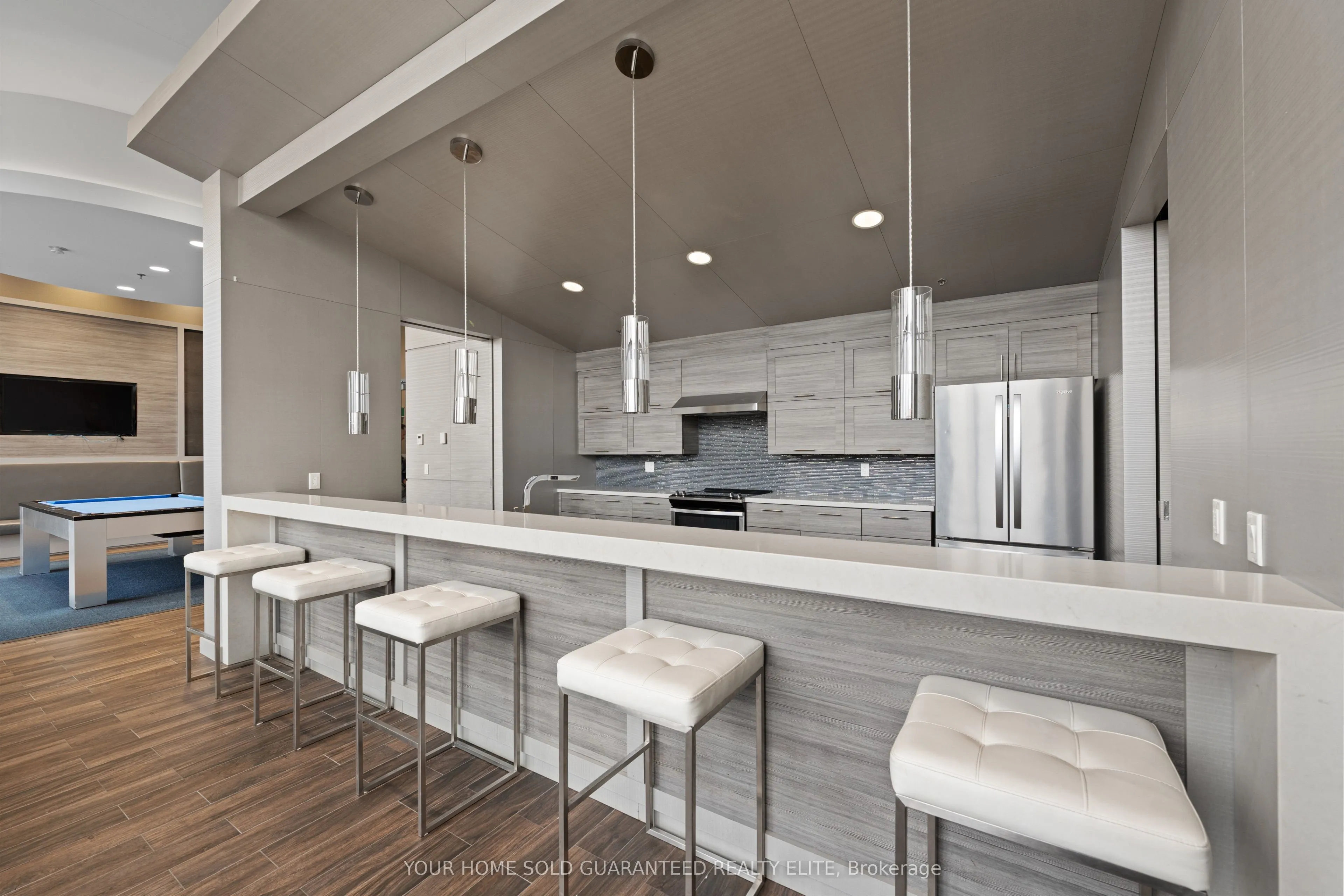 2087 Fairview Street, #906