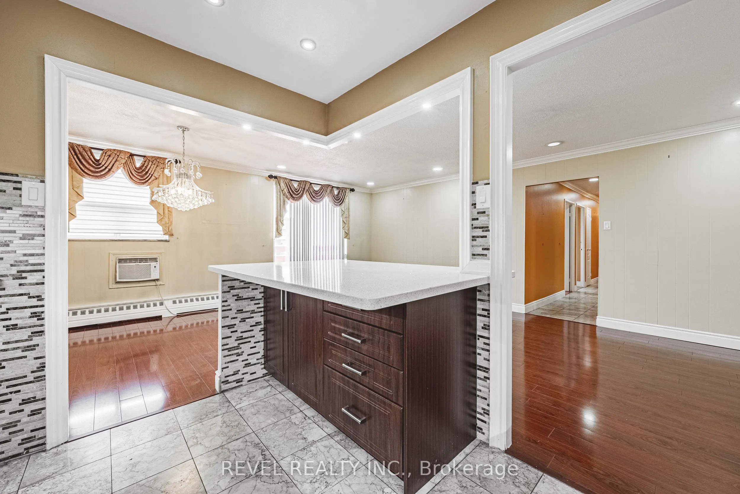 3577 Derry Road E, #805