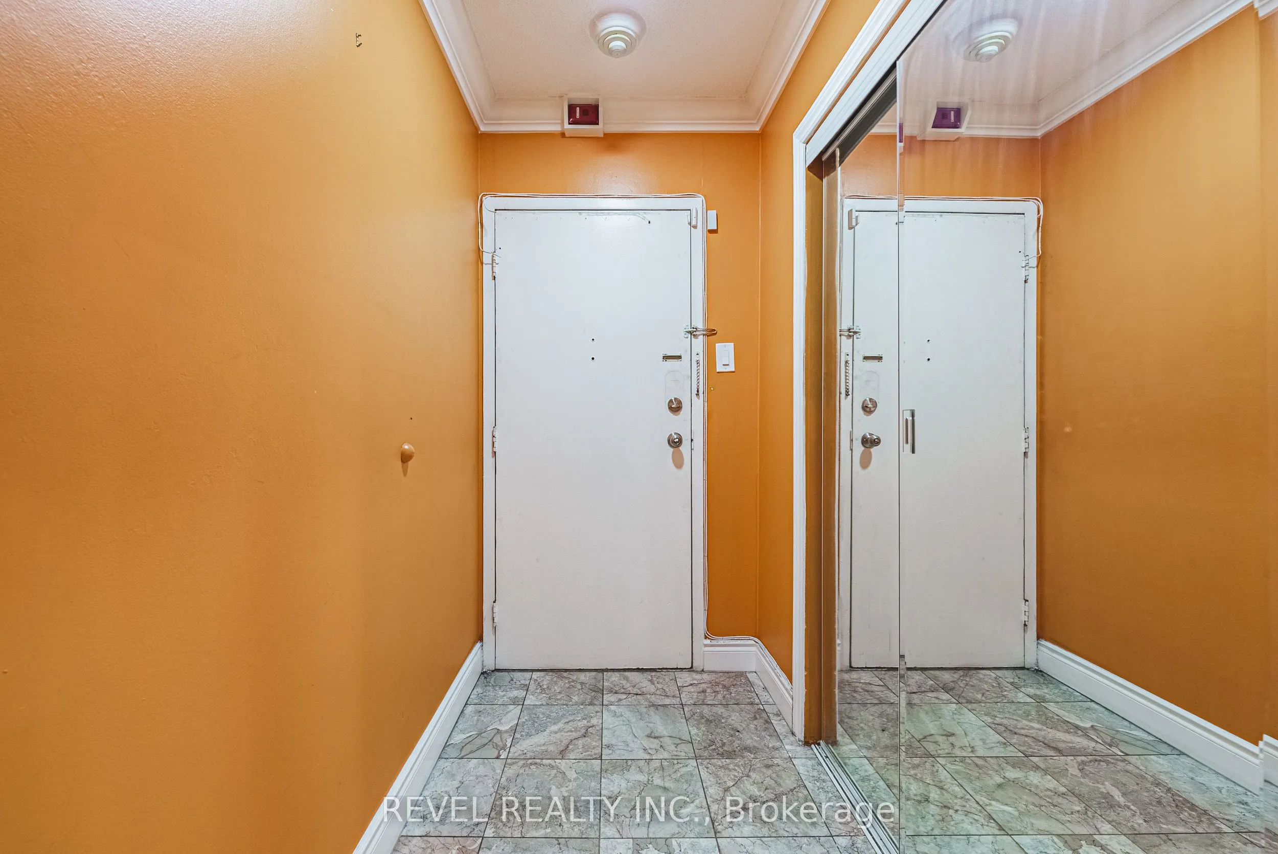 3577 Derry Road E, #805