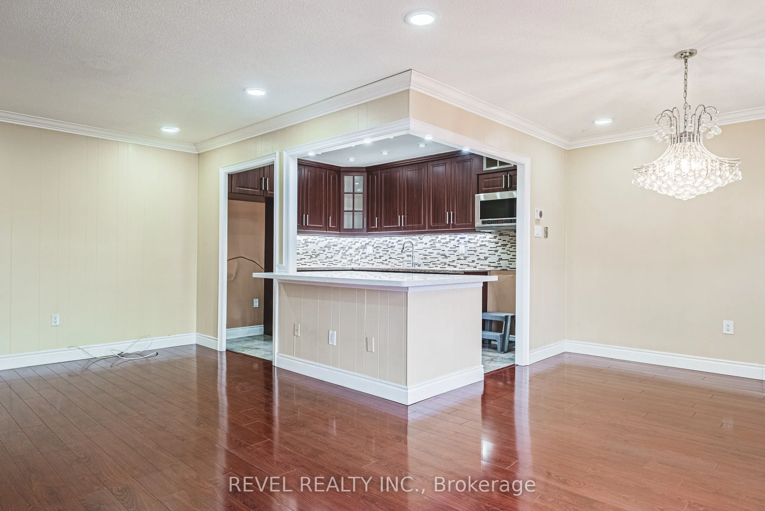 3577 Derry Road E, #805