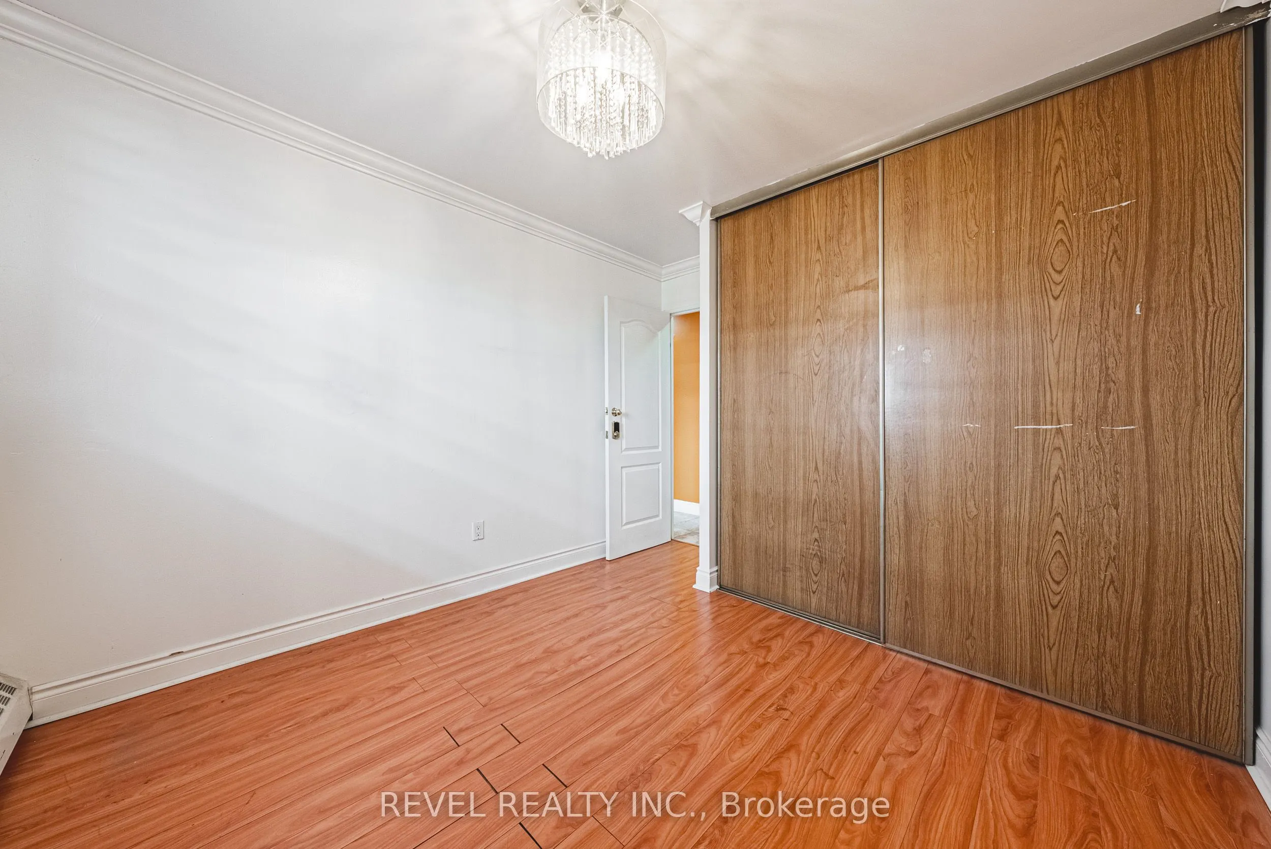3577 Derry Road E, #805