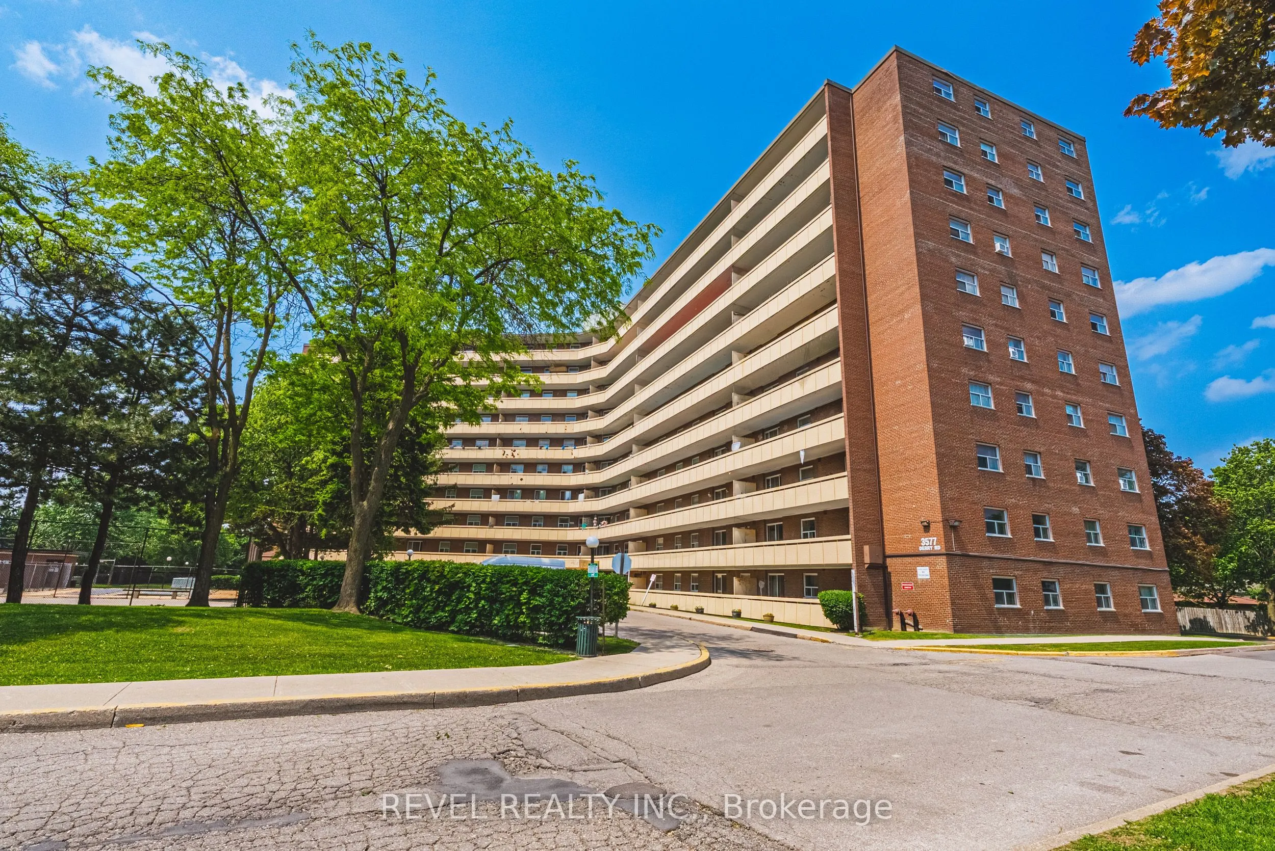 3577 Derry Road E, #805