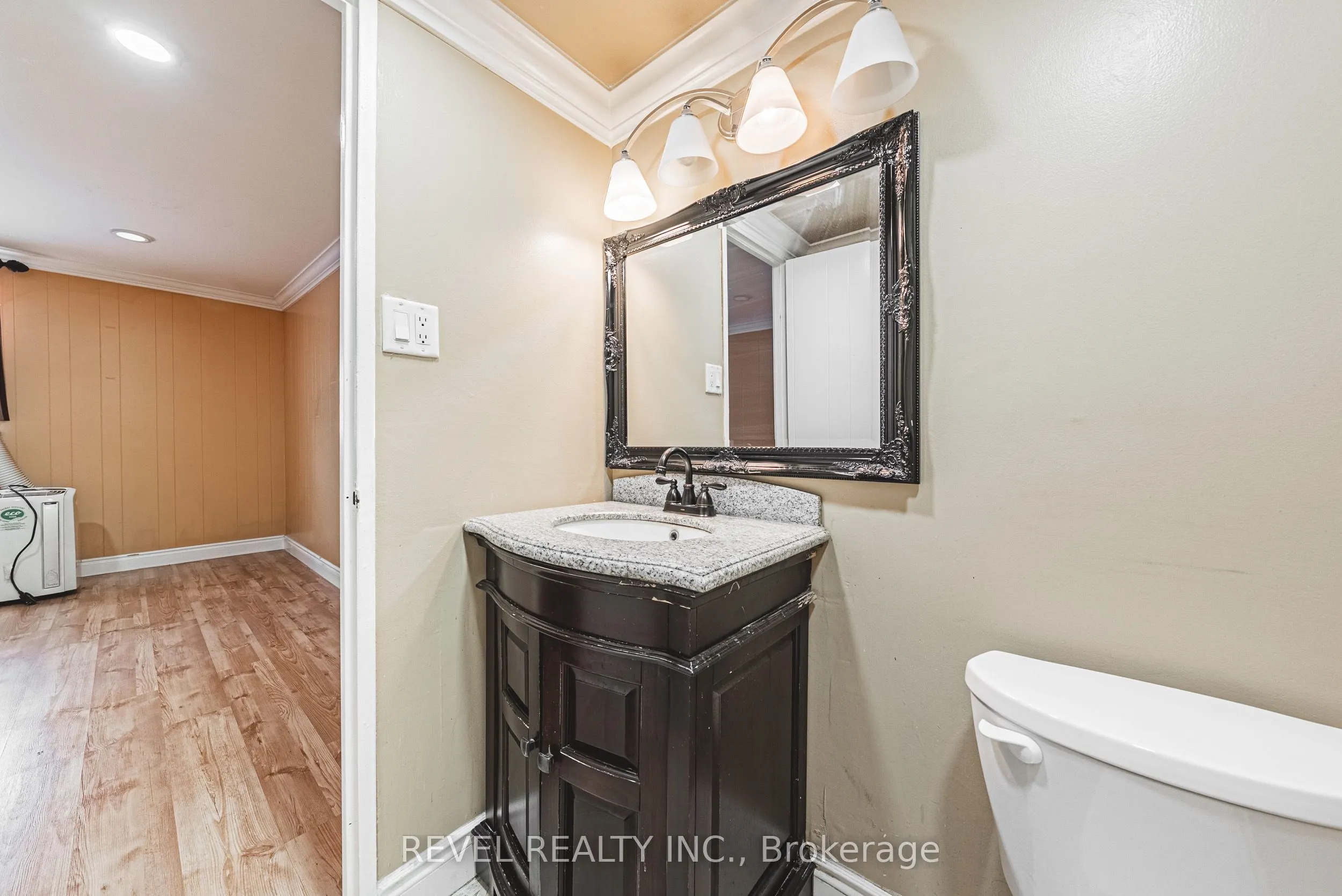 3577 Derry Road E, #805