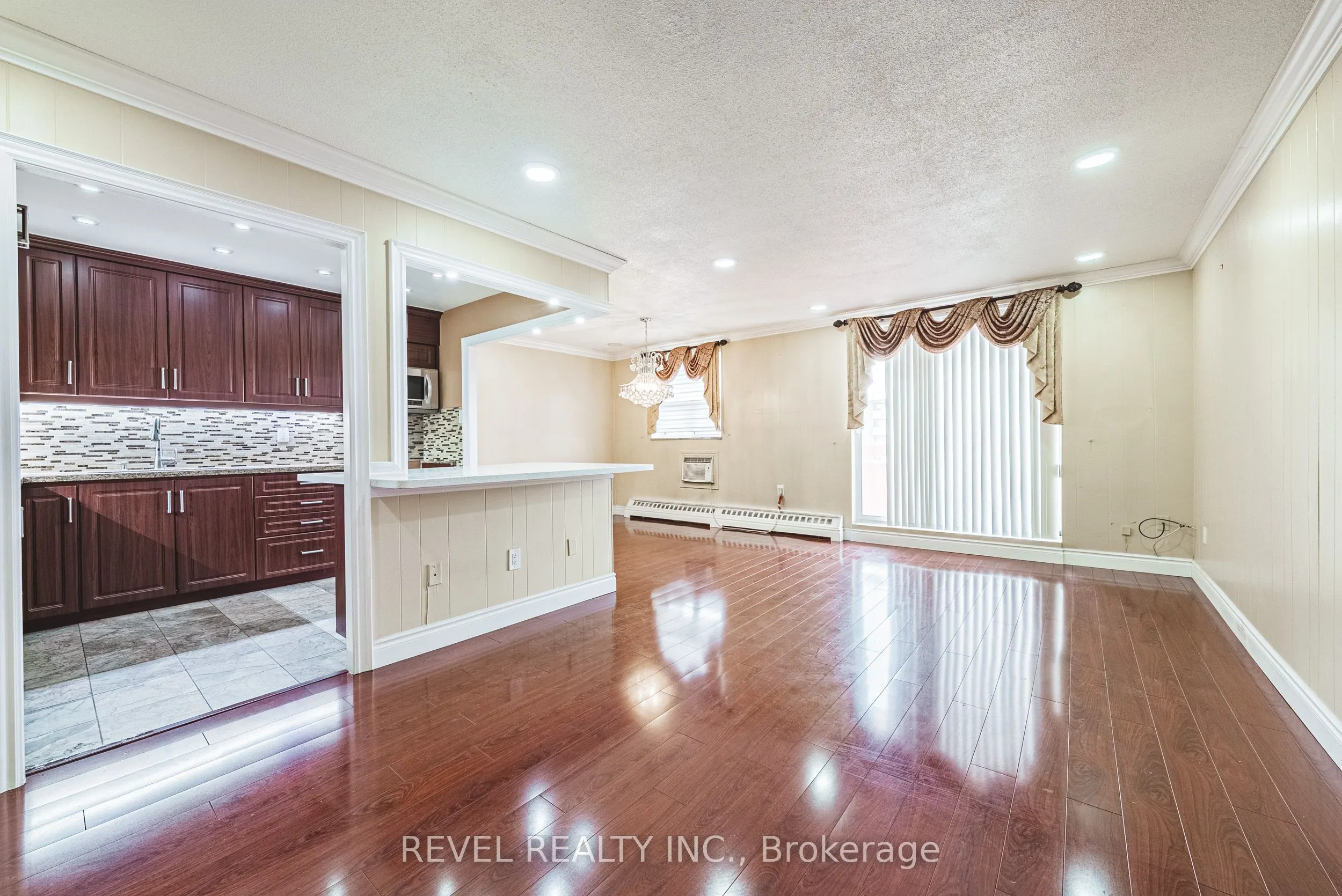 3577 Derry Road E, #805