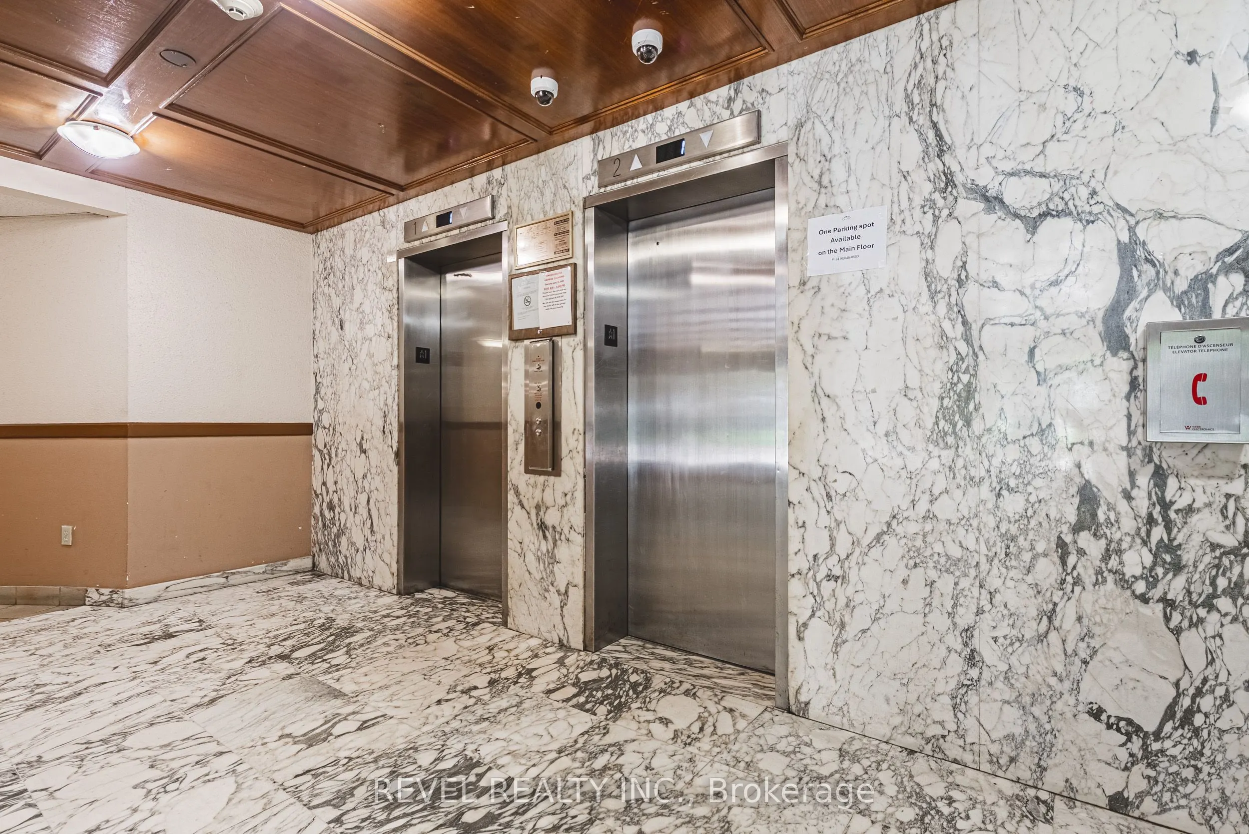 3577 Derry Road E, #805