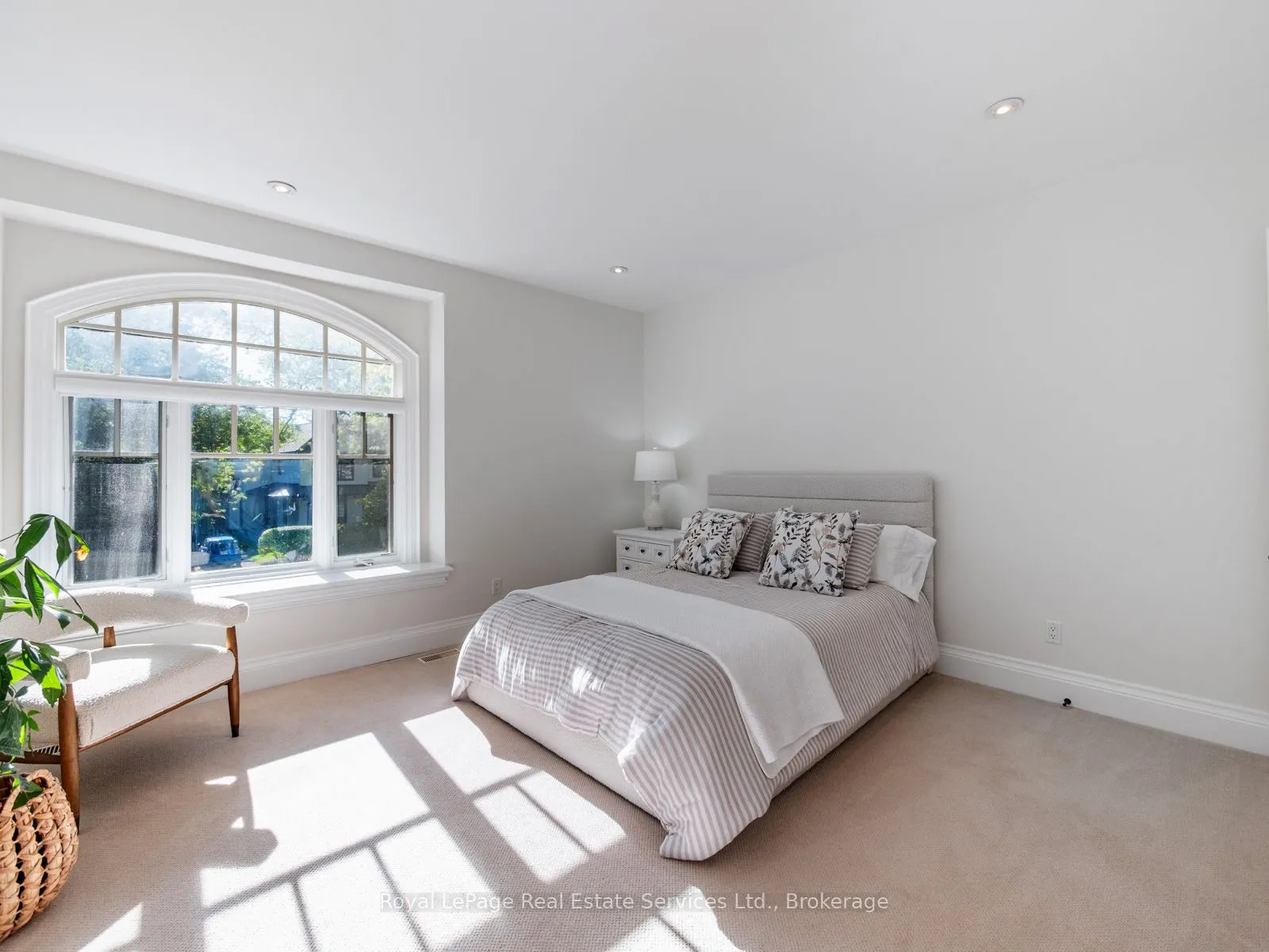 295 Maple Avenue