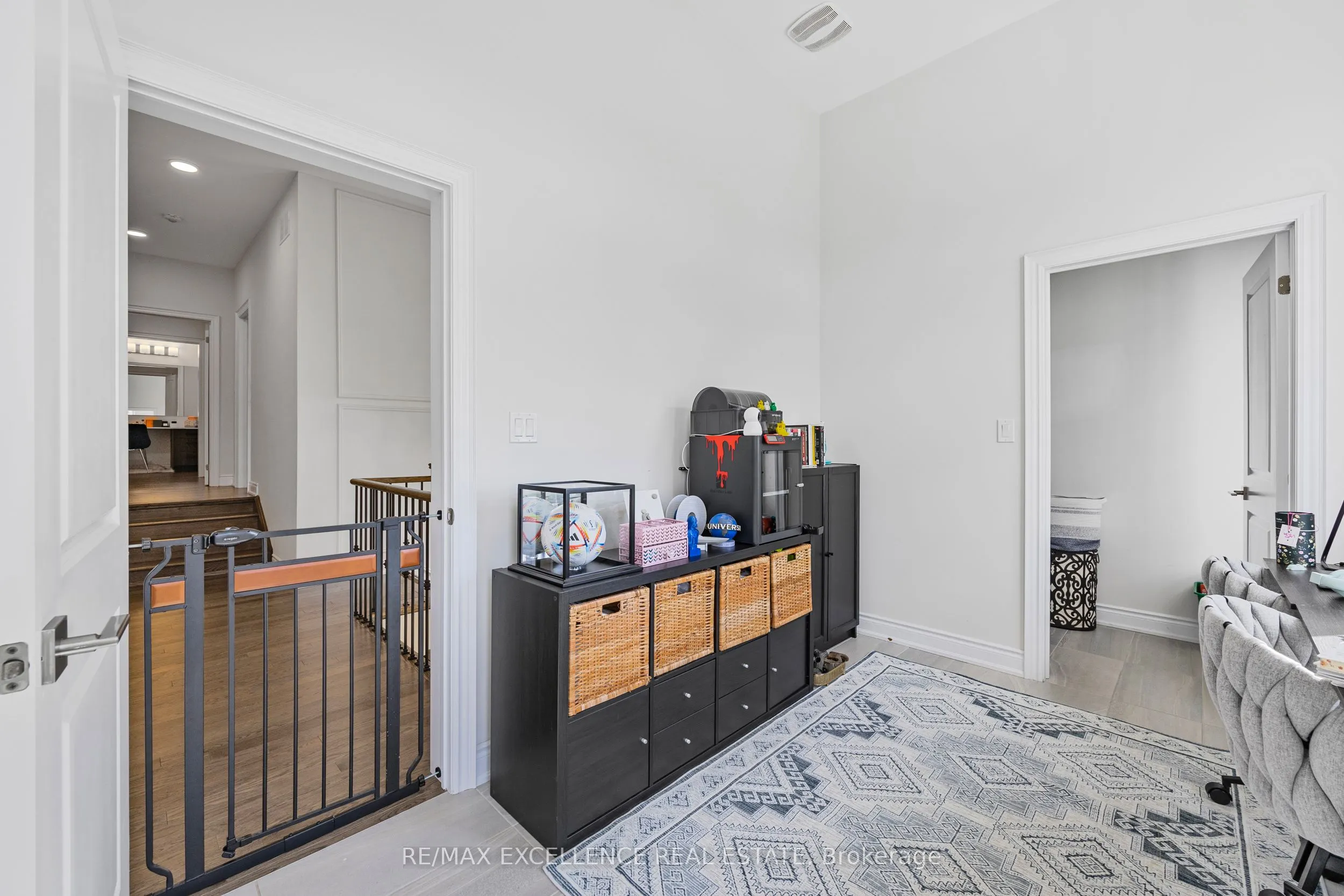 1183 Queens Plate Road W