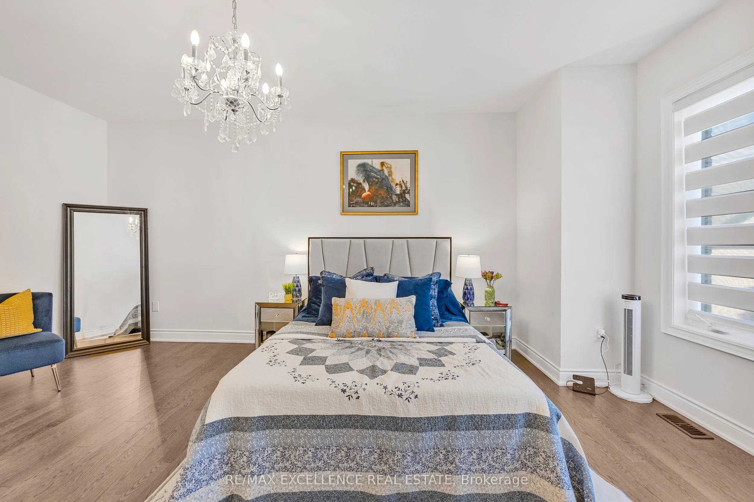1183 Queens Plate Road W
