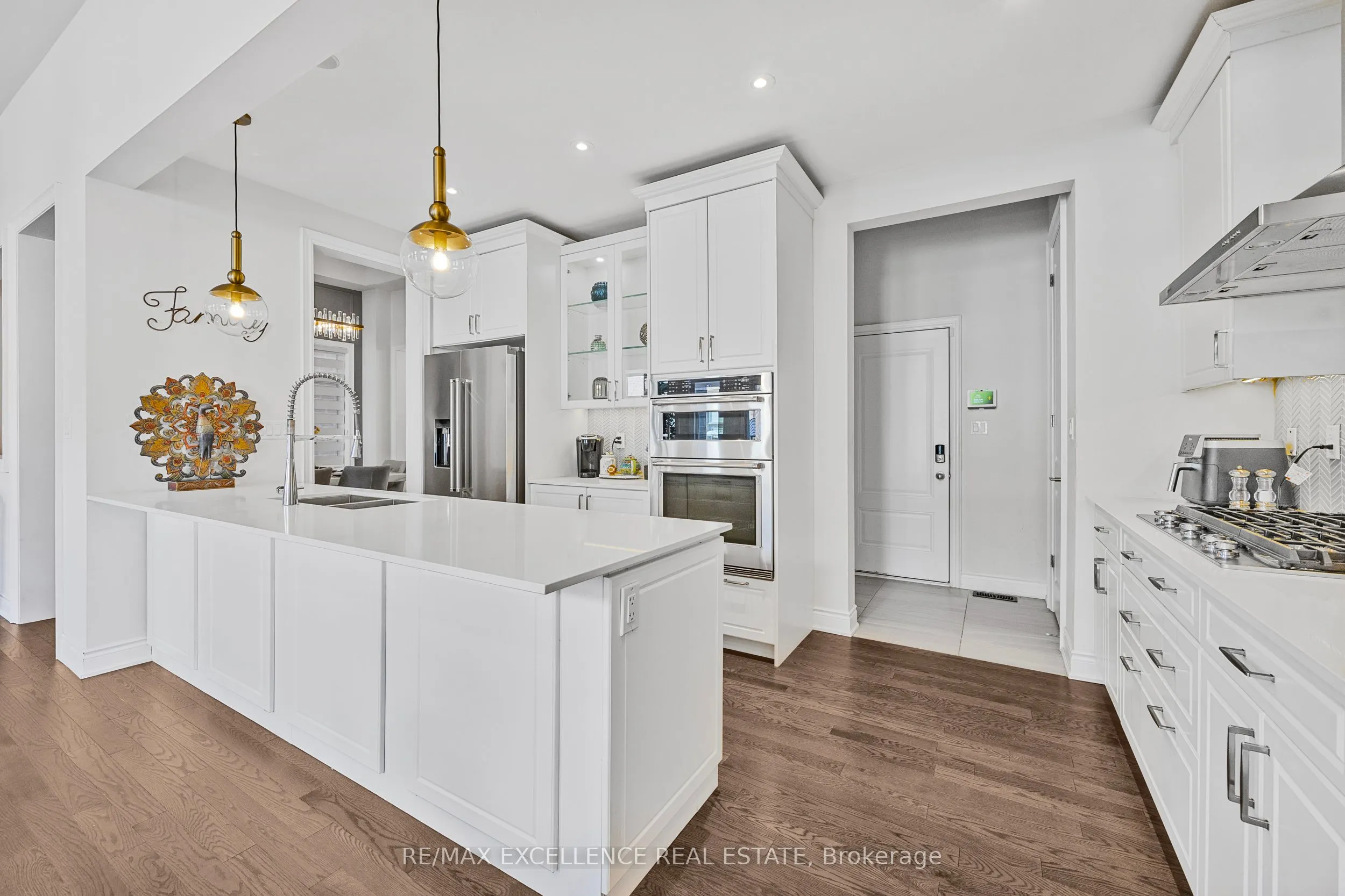 1183 Queens Plate Road W