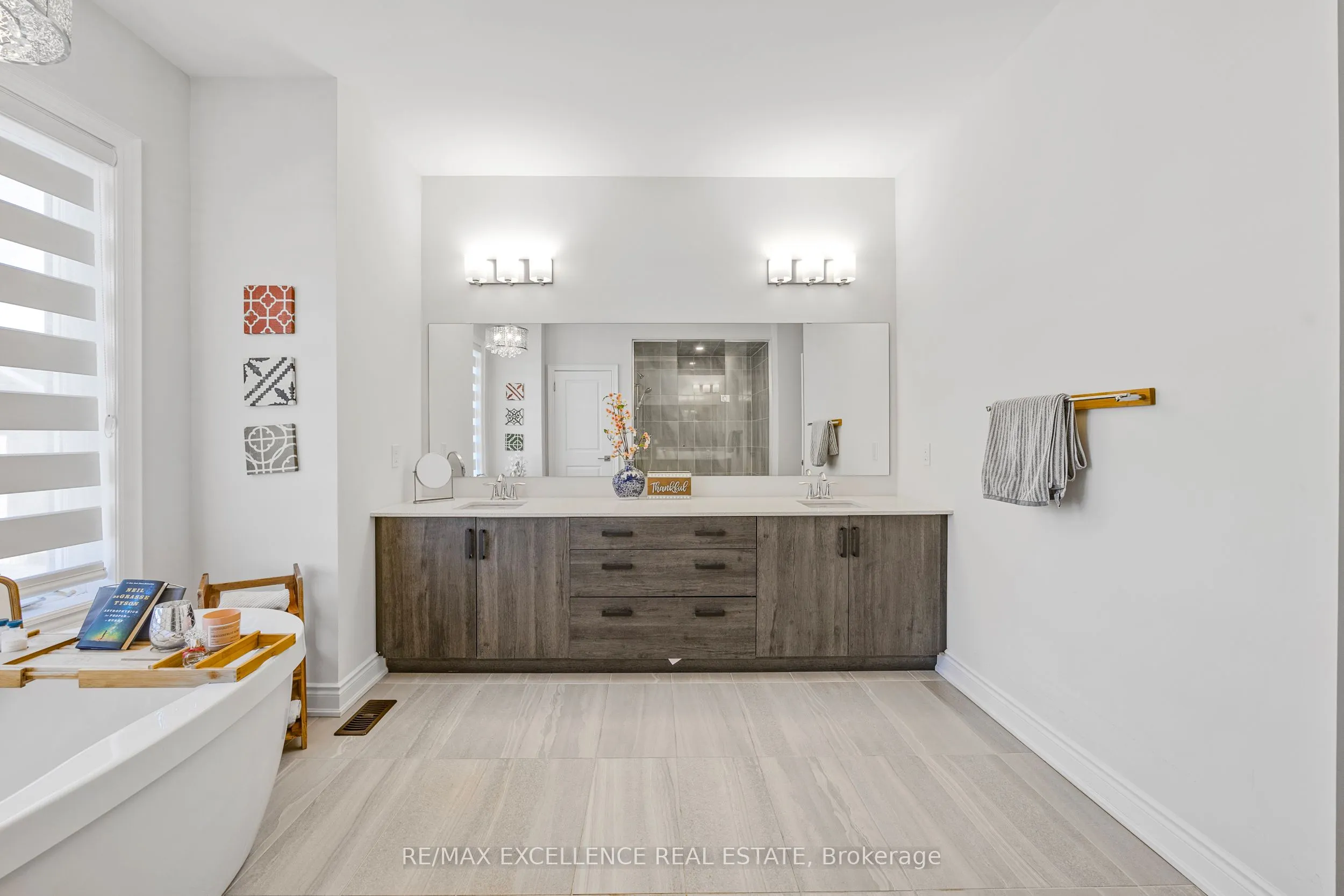 1183 Queens Plate Road W
