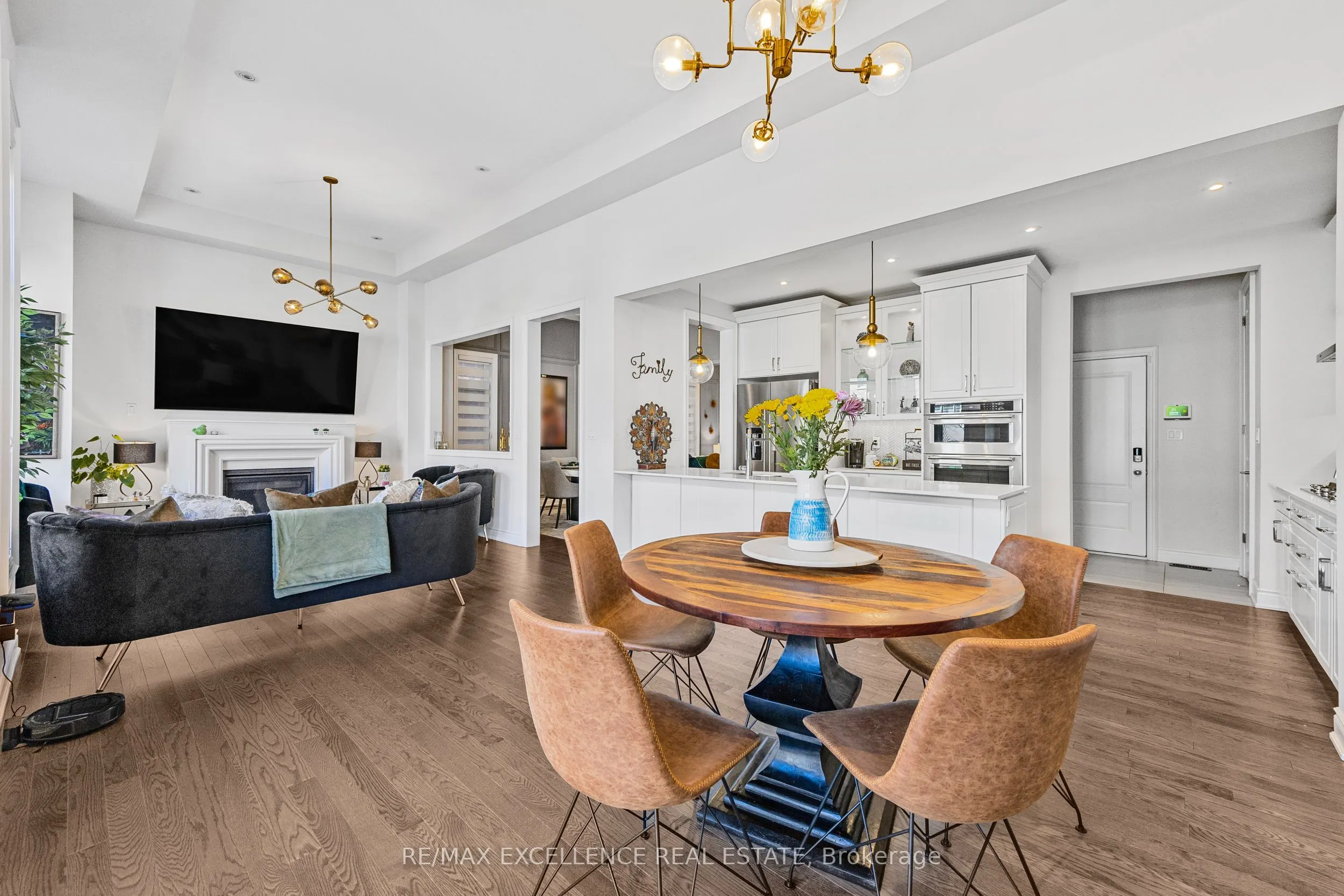1183 Queens Plate Road W