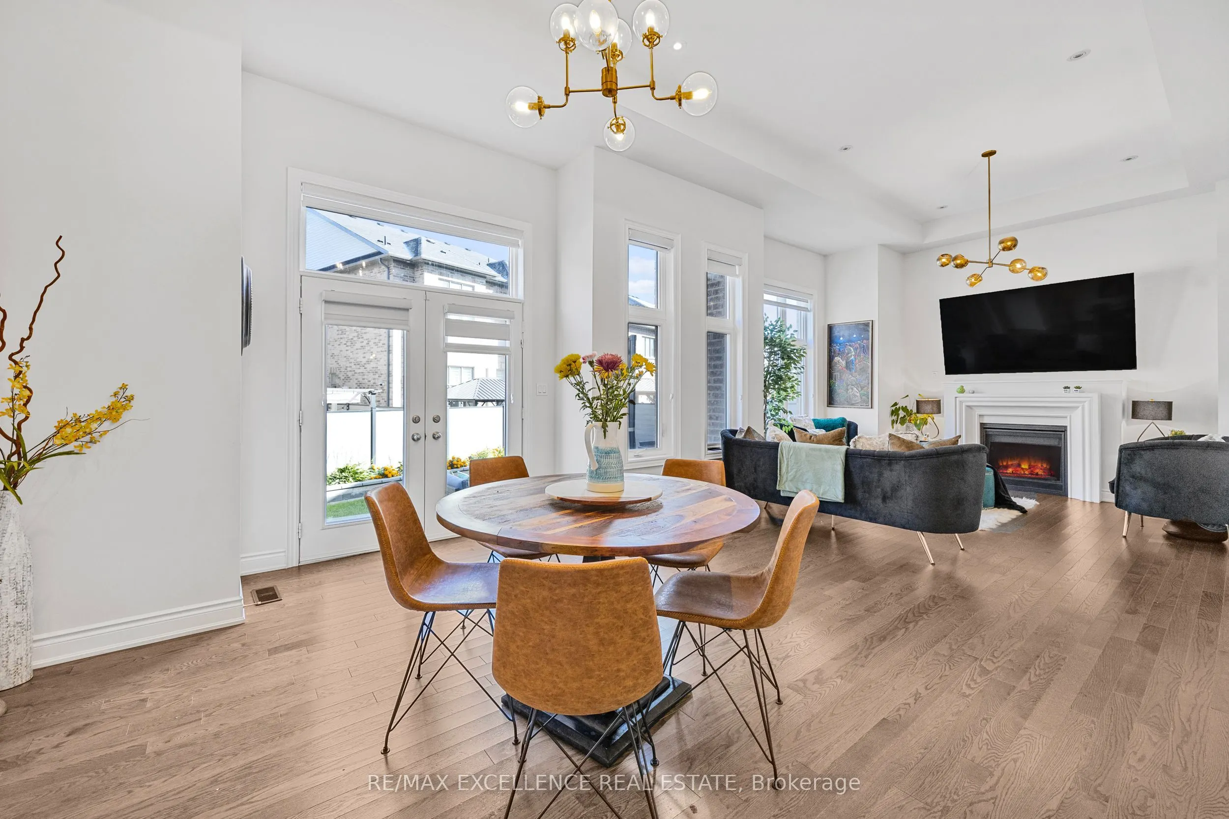 1183 Queens Plate Road W