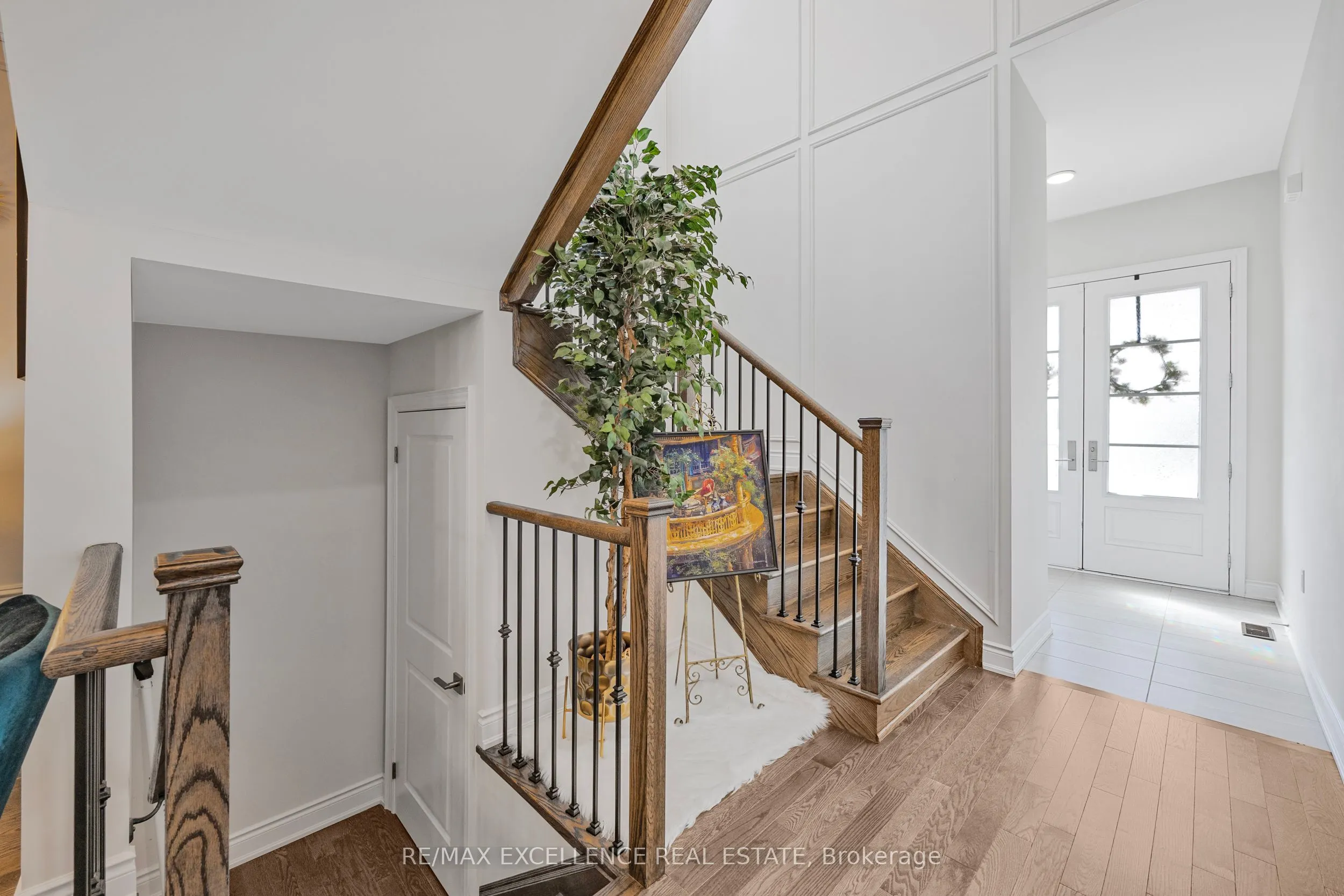 1183 Queens Plate Road W