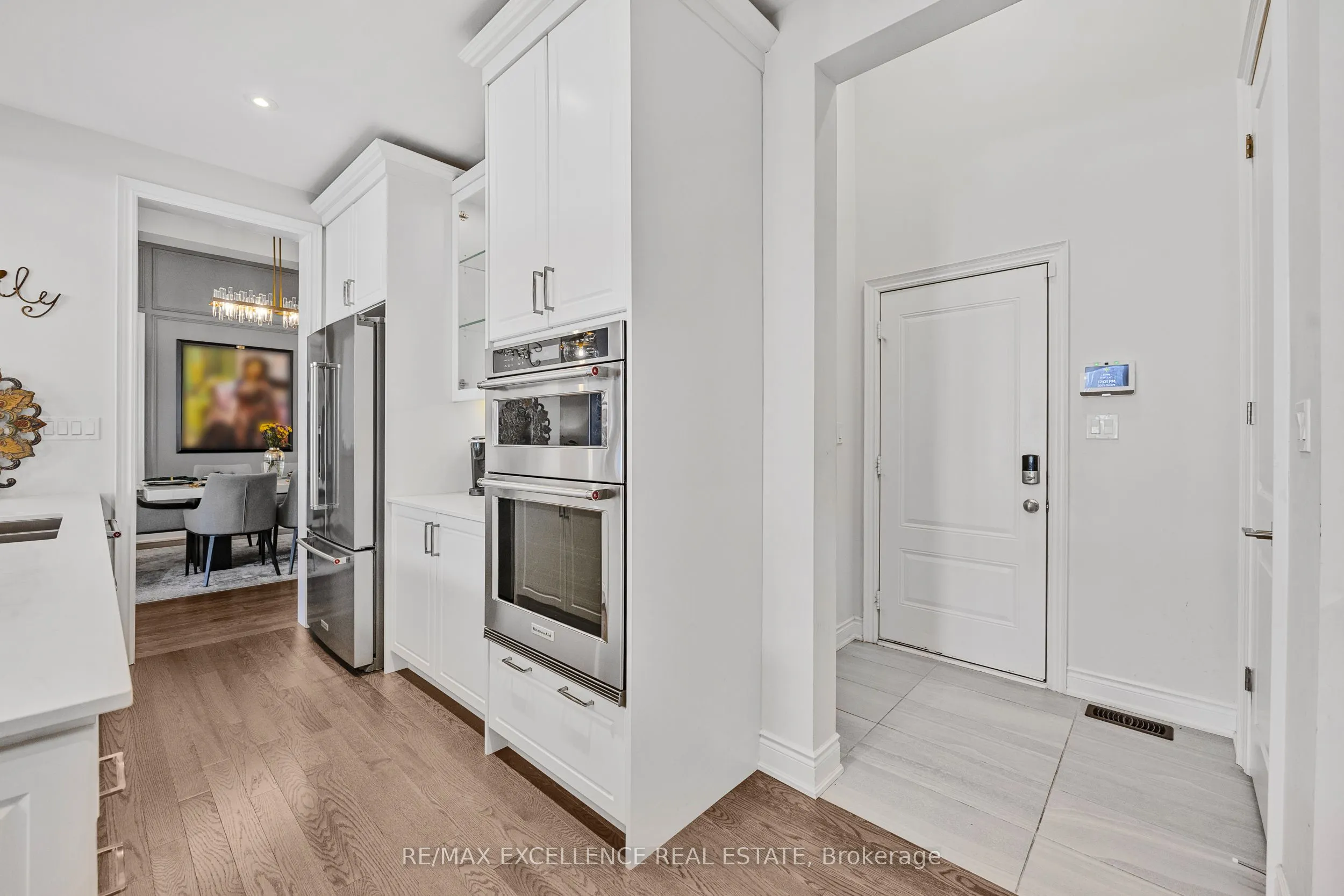 1183 Queens Plate Road W