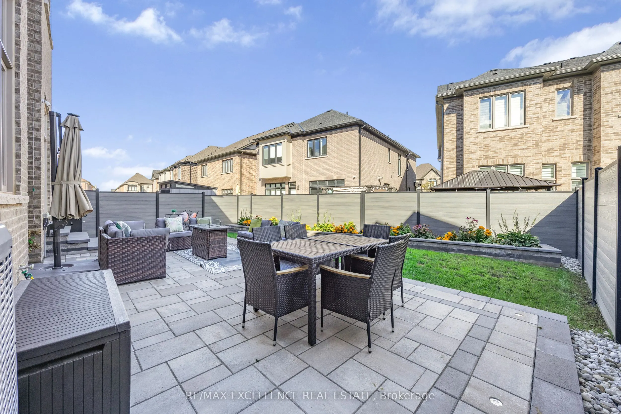 1183 Queens Plate Road W