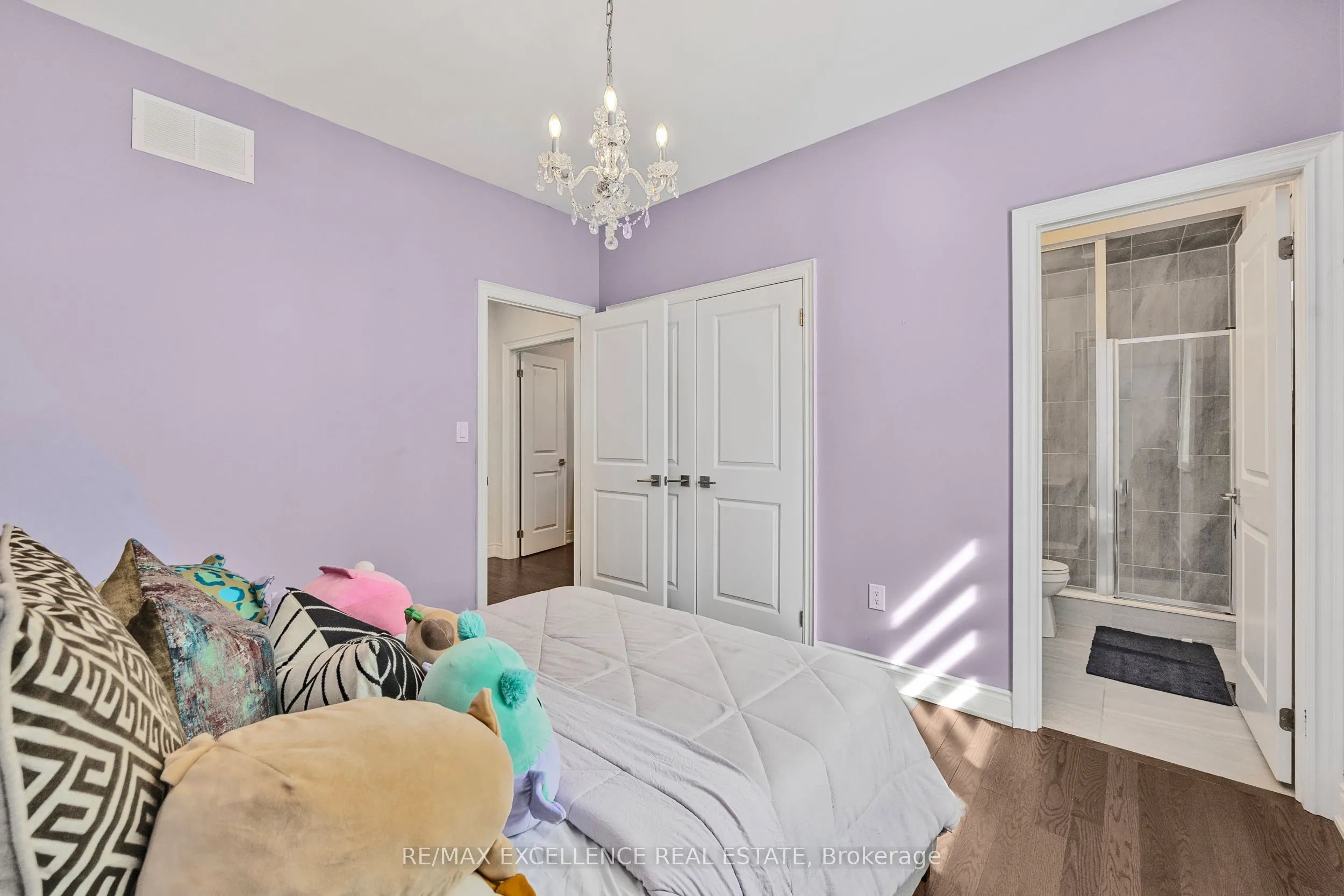 1183 Queens Plate Road W