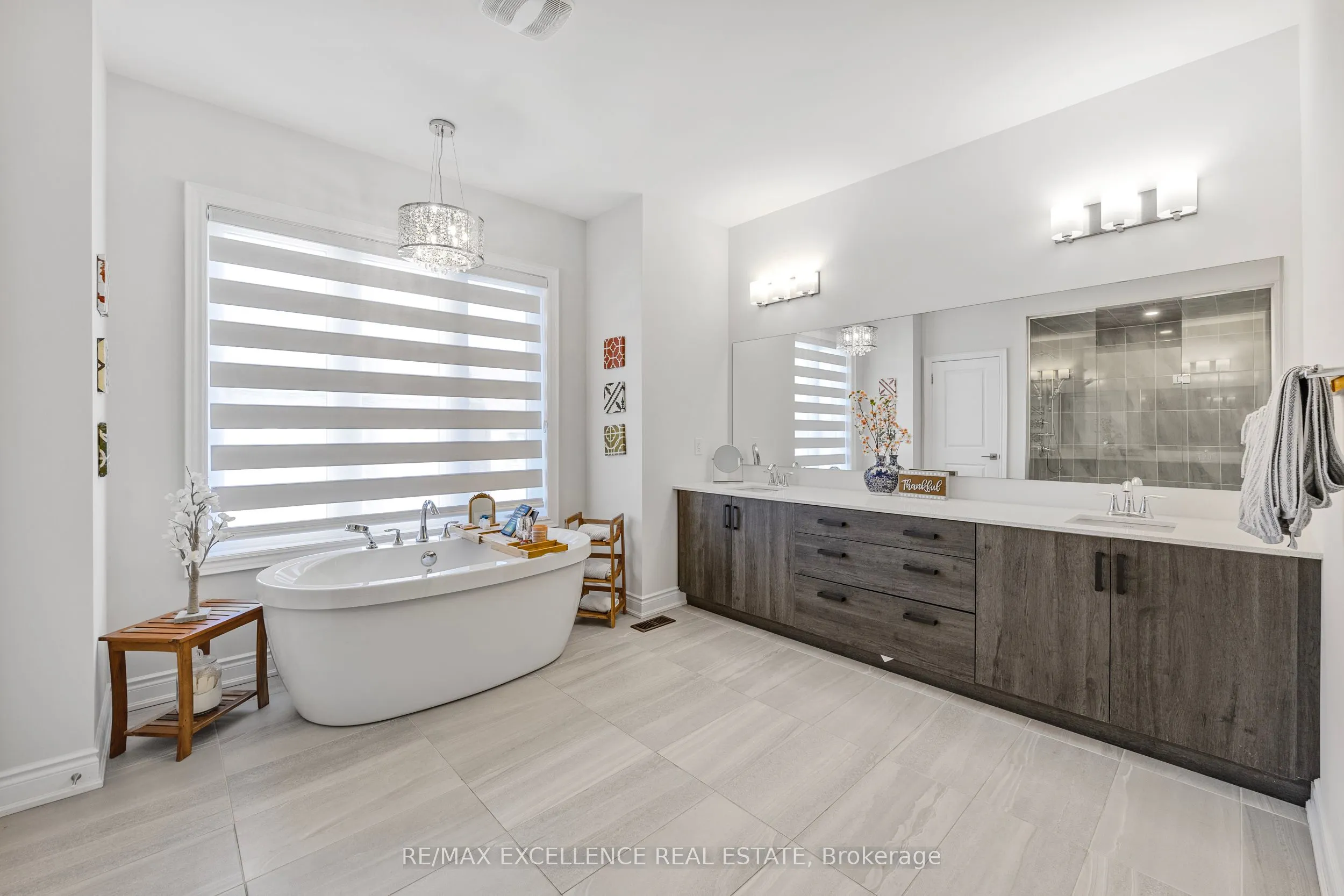 1183 Queens Plate Road W