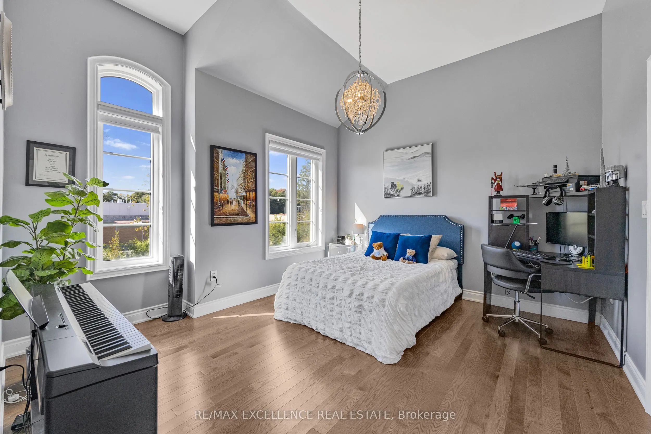 1183 Queens Plate Road W