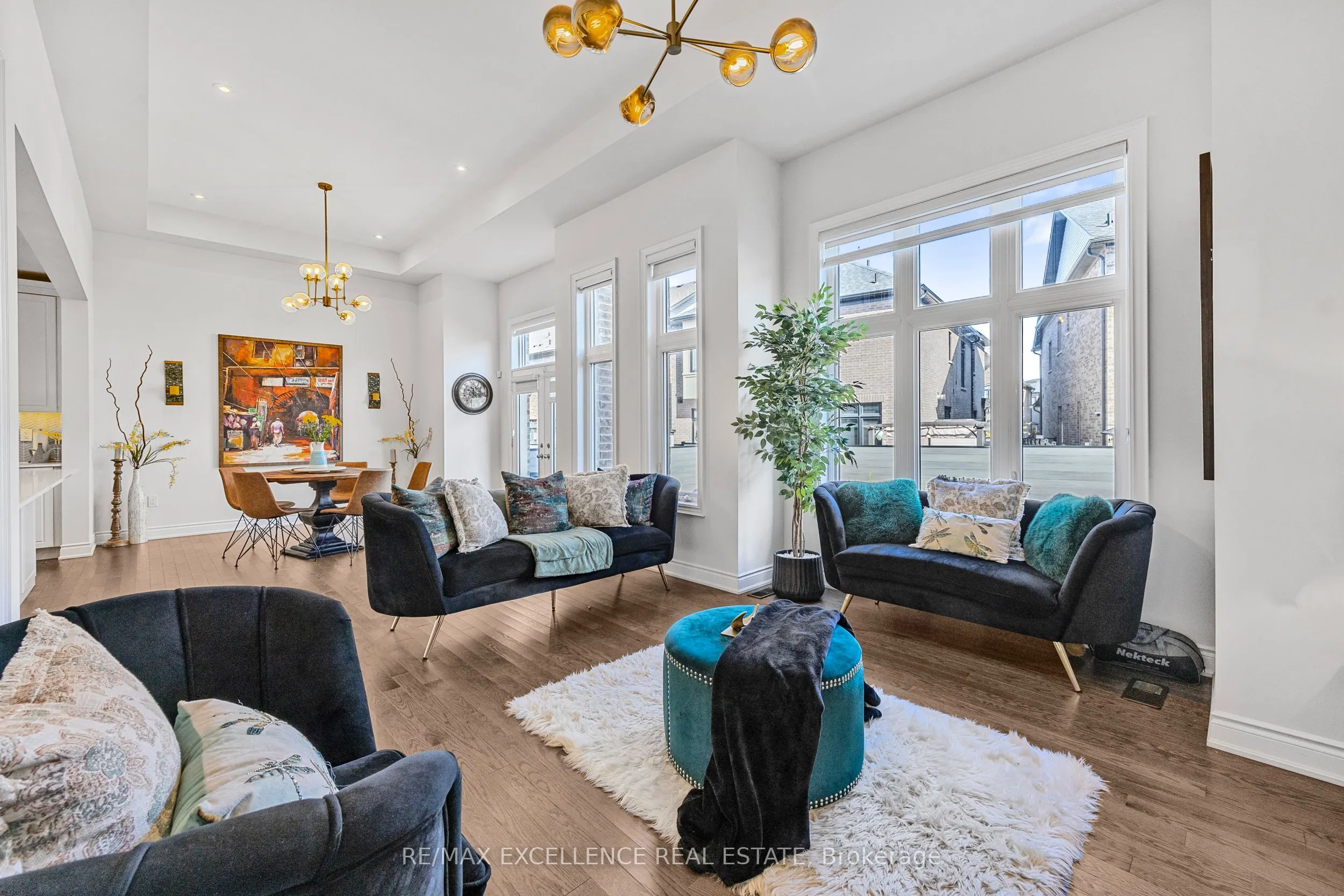 1183 Queens Plate Road W