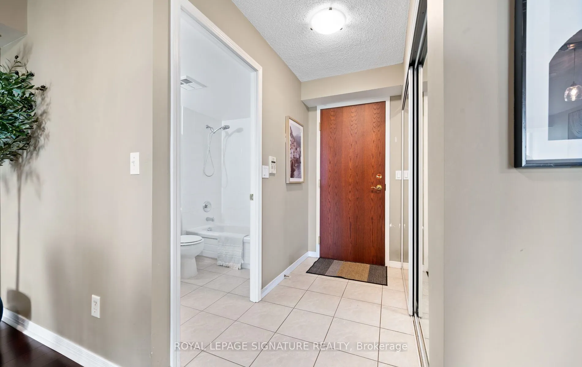 2565 Erin Centre Boulevard, #1501