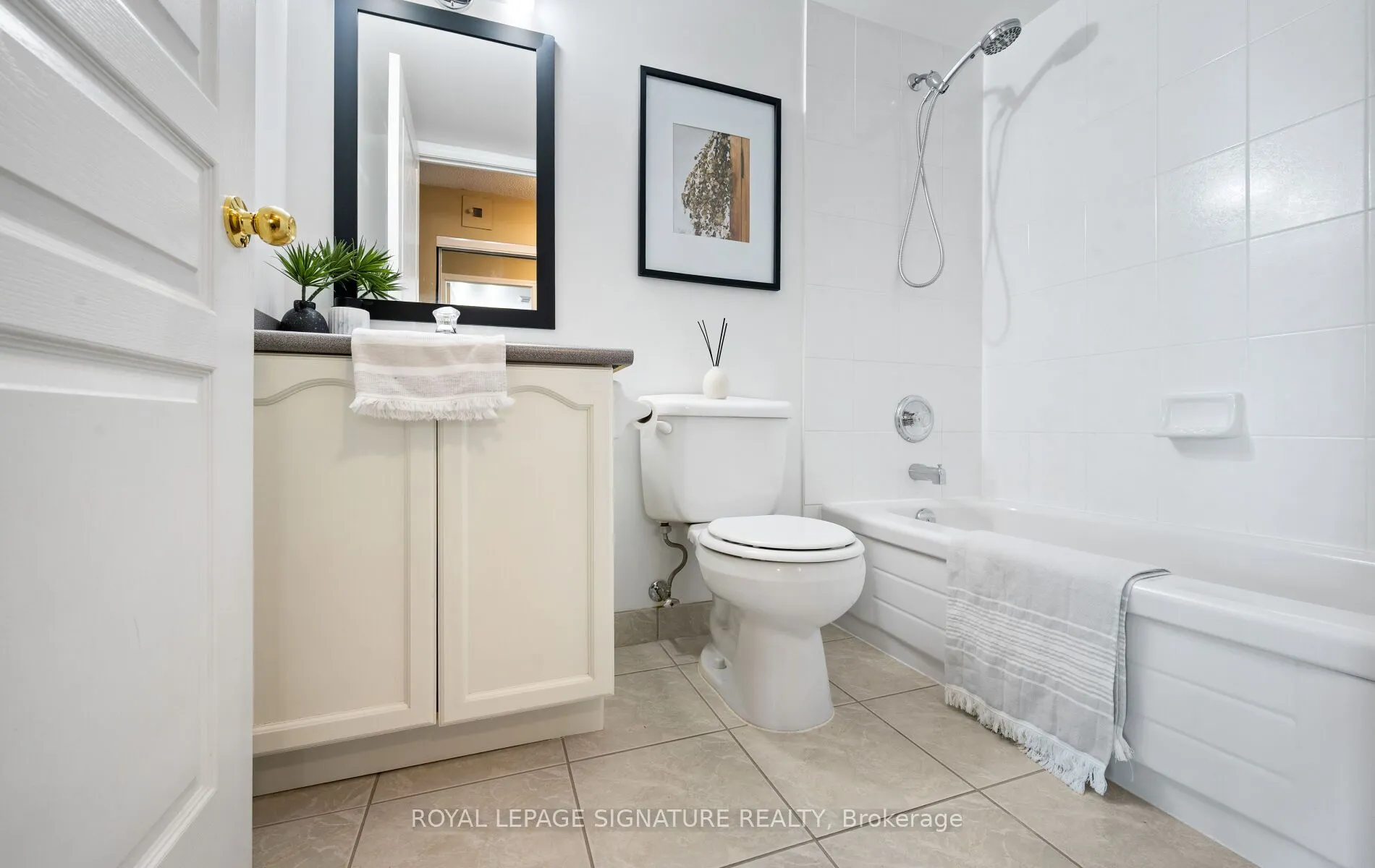 2565 Erin Centre Boulevard, #1501