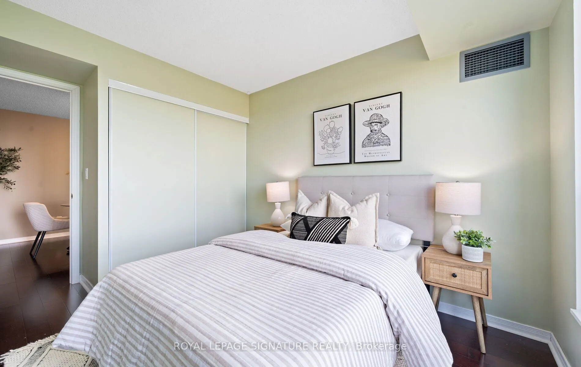 2565 Erin Centre Boulevard, #1501